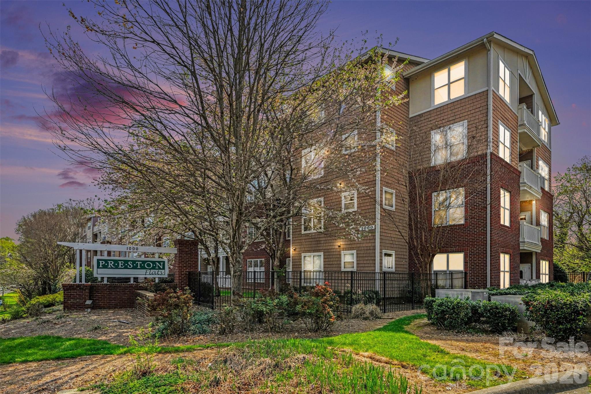 1000 E Woodlawn Road #111 — Charlotte