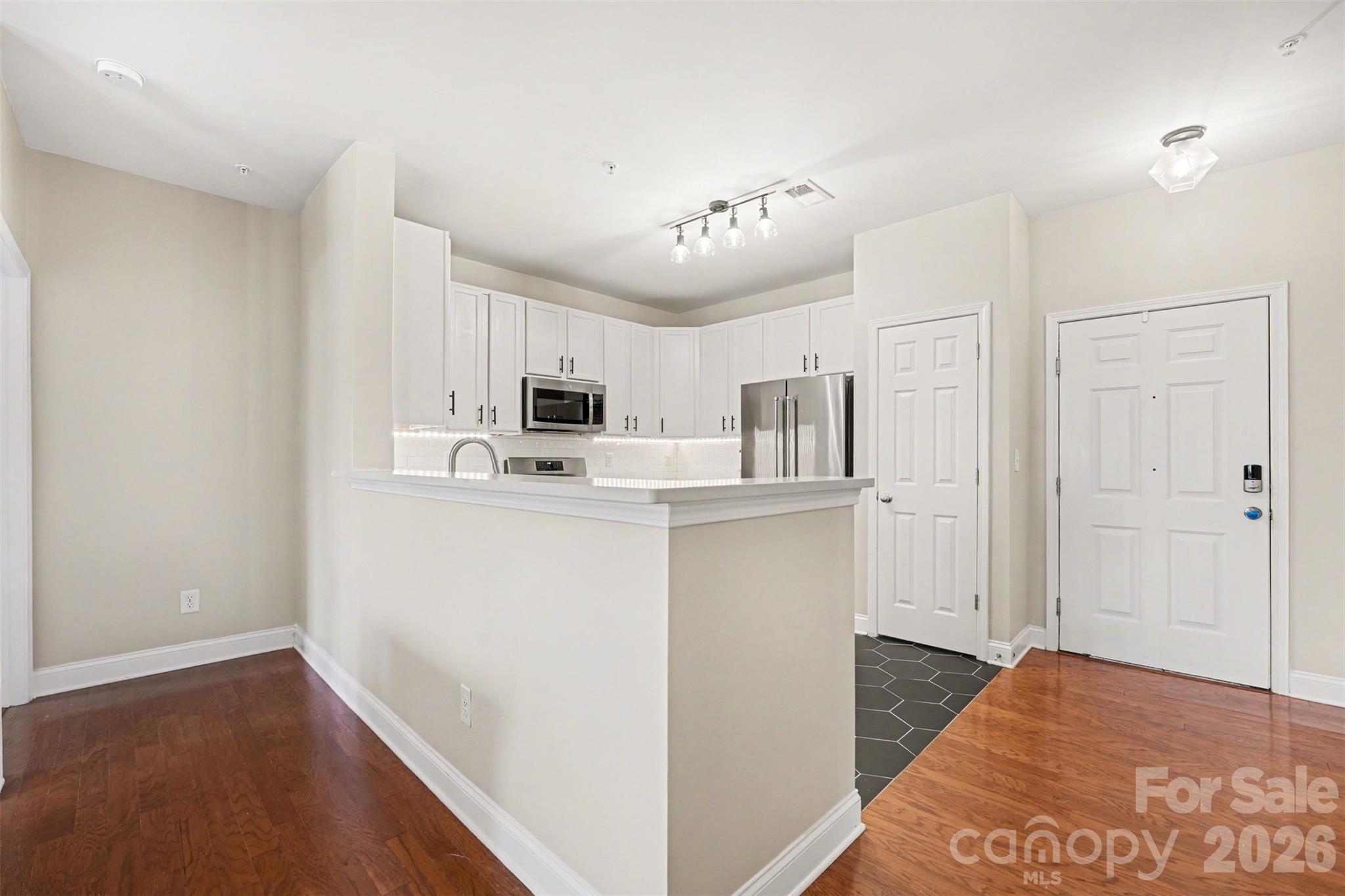 1000 E Woodlawn Road #111 — Charlotte