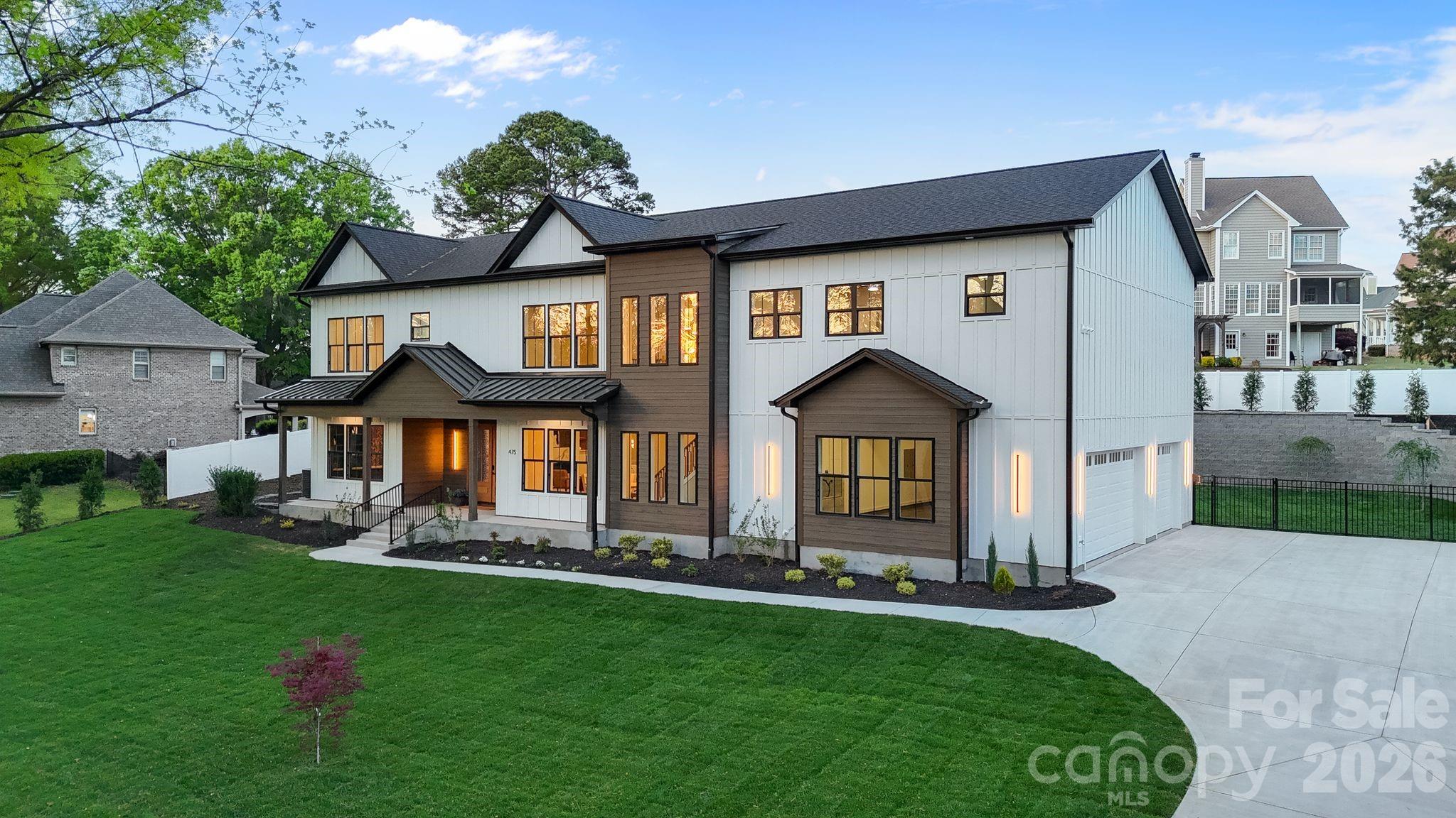 475 Canvasback Road — Mooresville