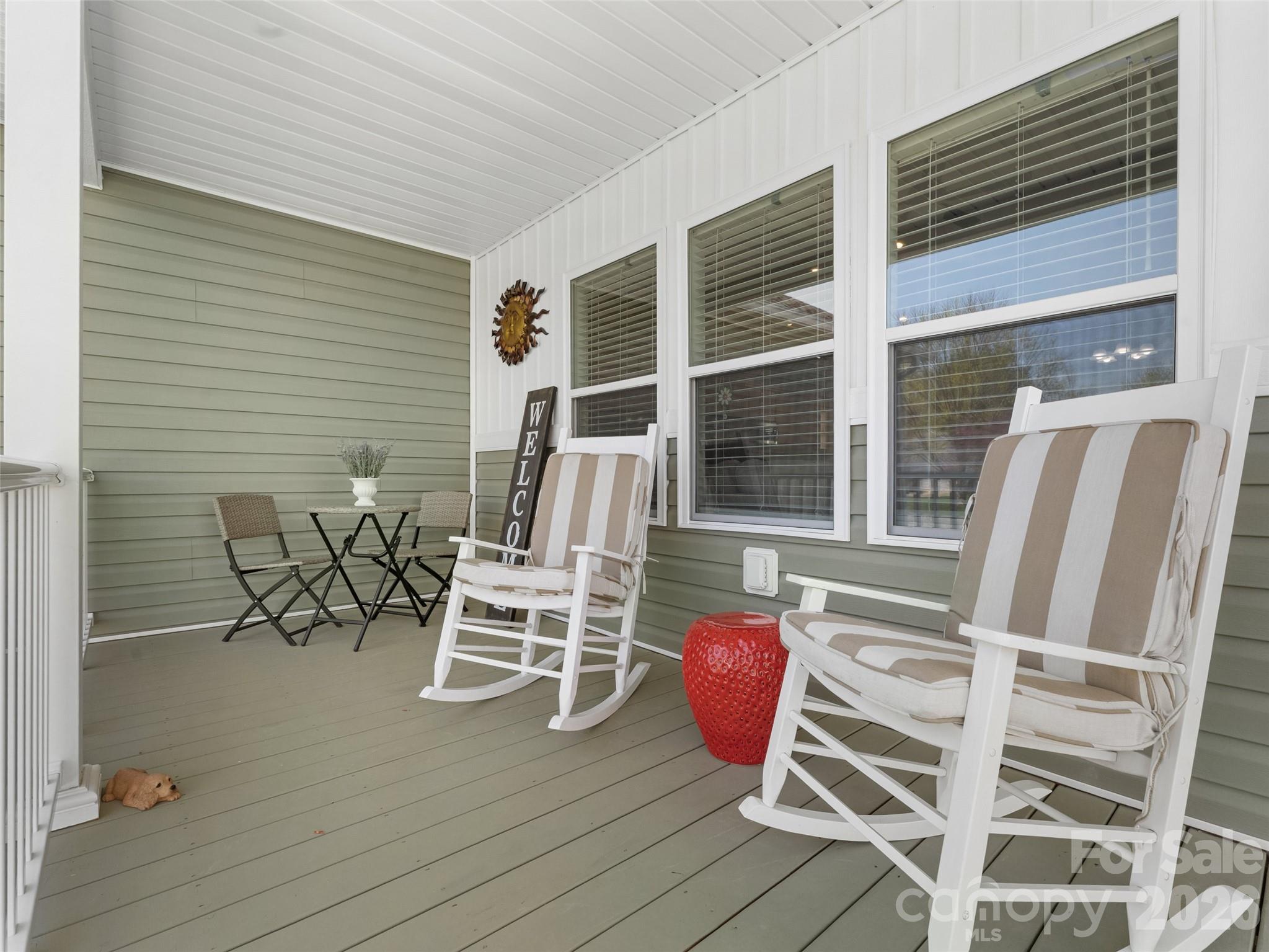 432 Sassafras Drive — Hendersonville