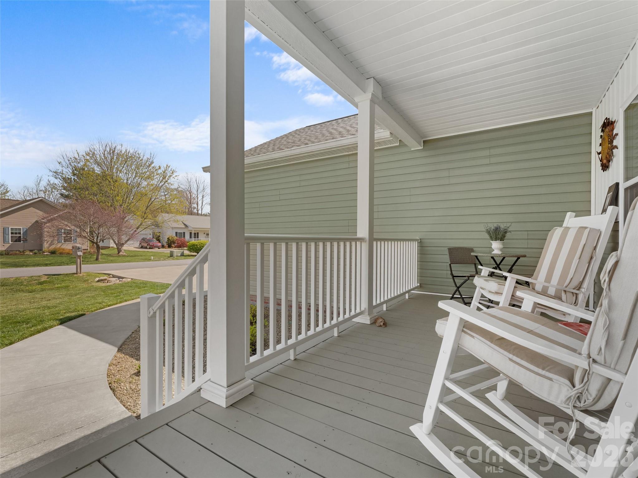 432 Sassafras Drive — Hendersonville