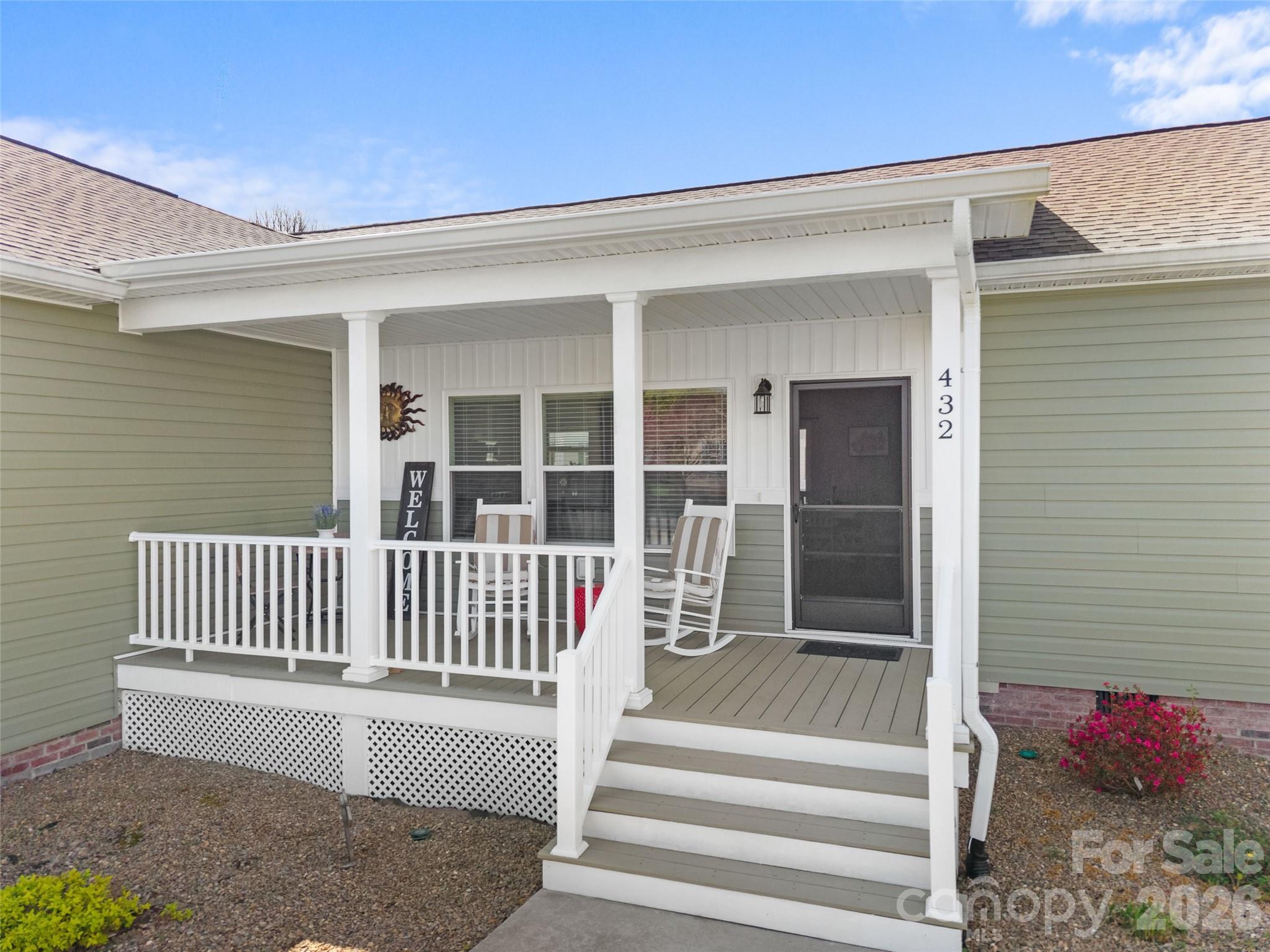 432 Sassafras Drive — Hendersonville