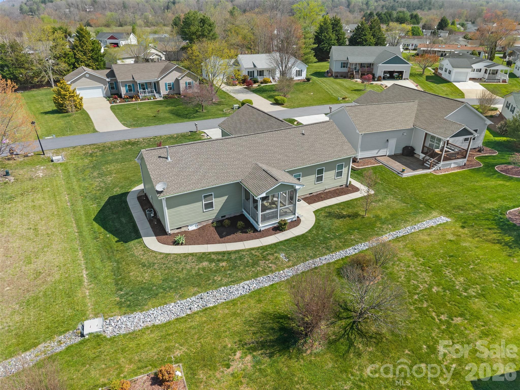 432 Sassafras Drive — Hendersonville