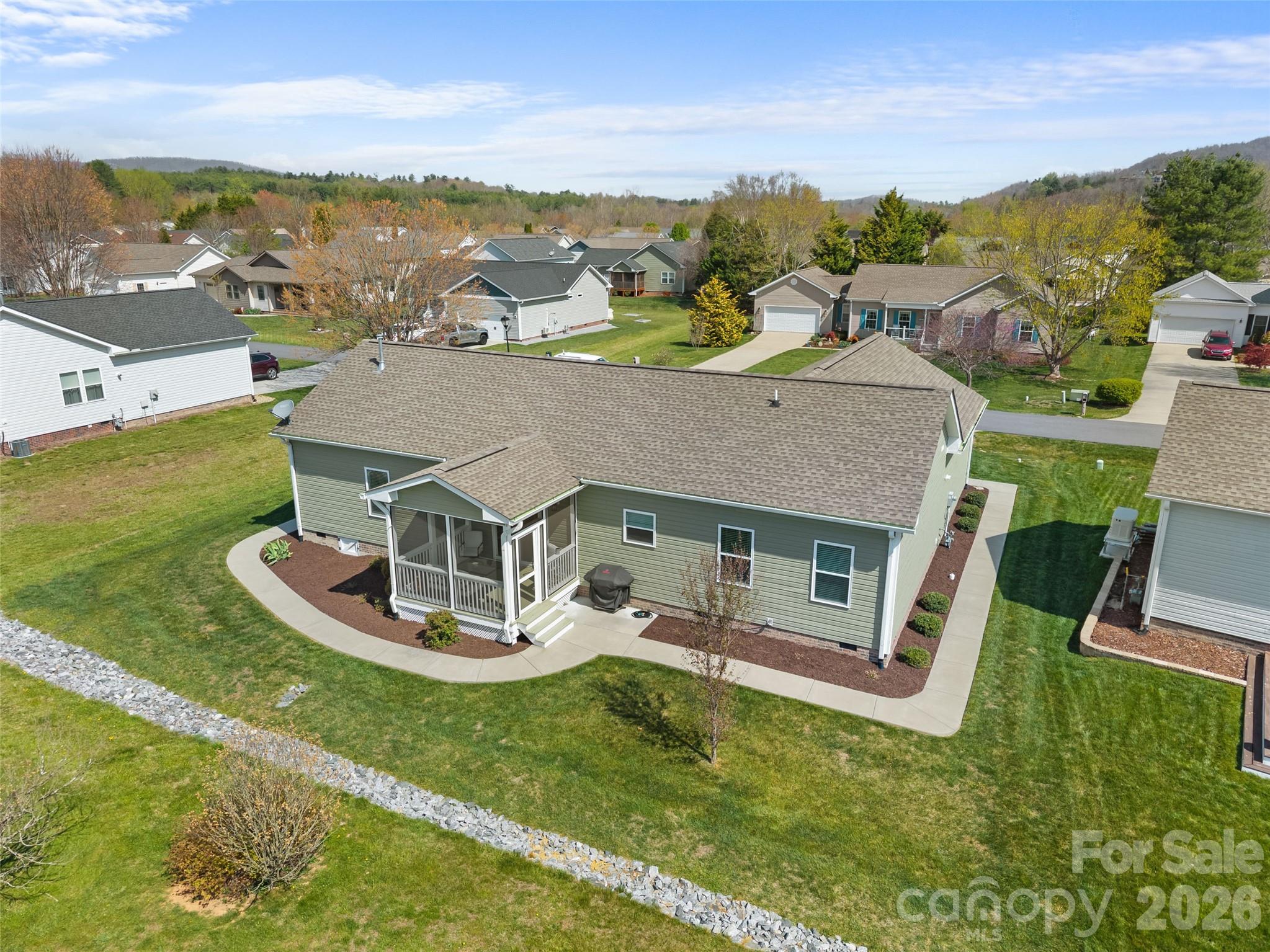 432 Sassafras Drive — Hendersonville