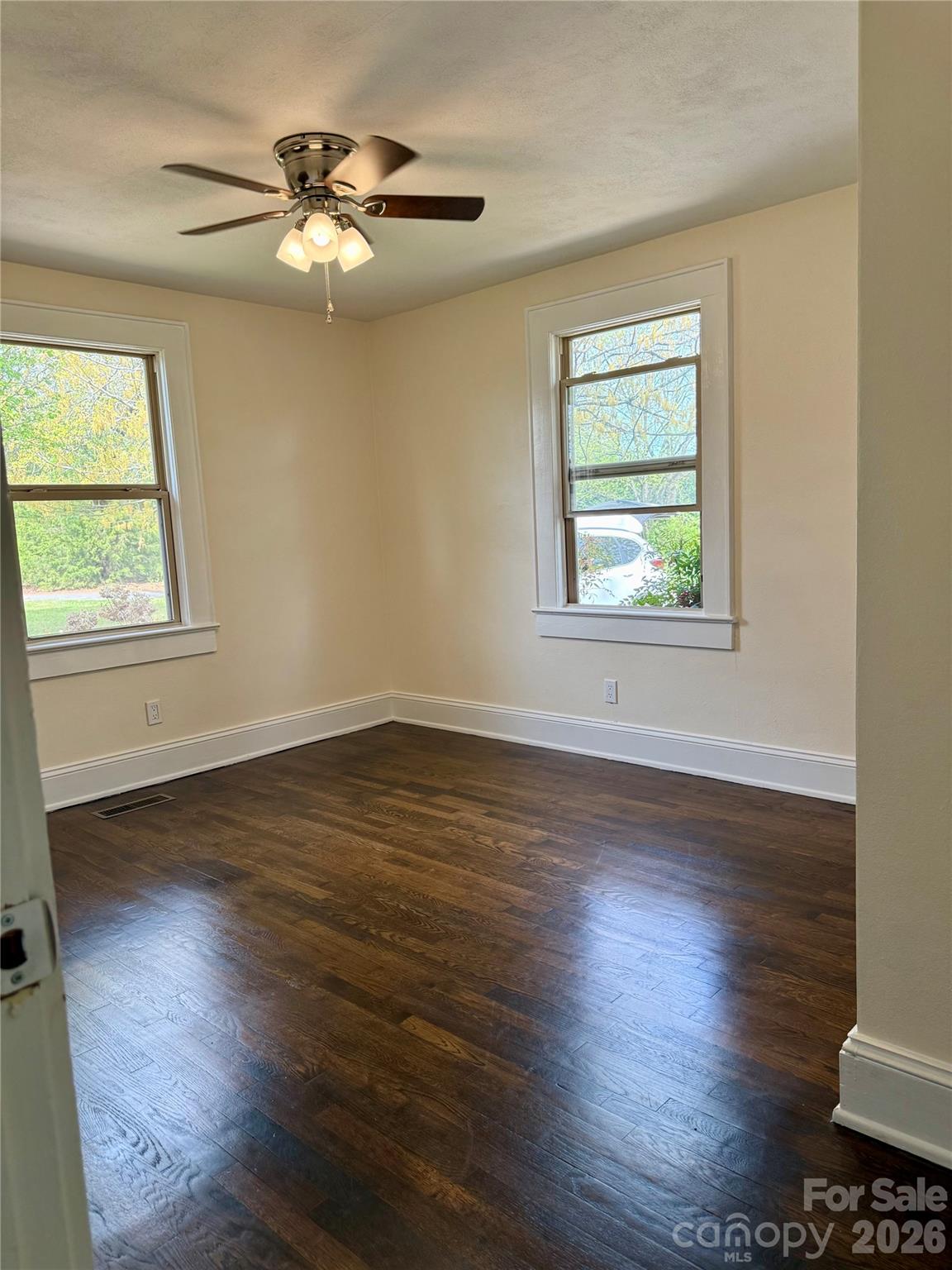 2025 28th Street NE — Hickory