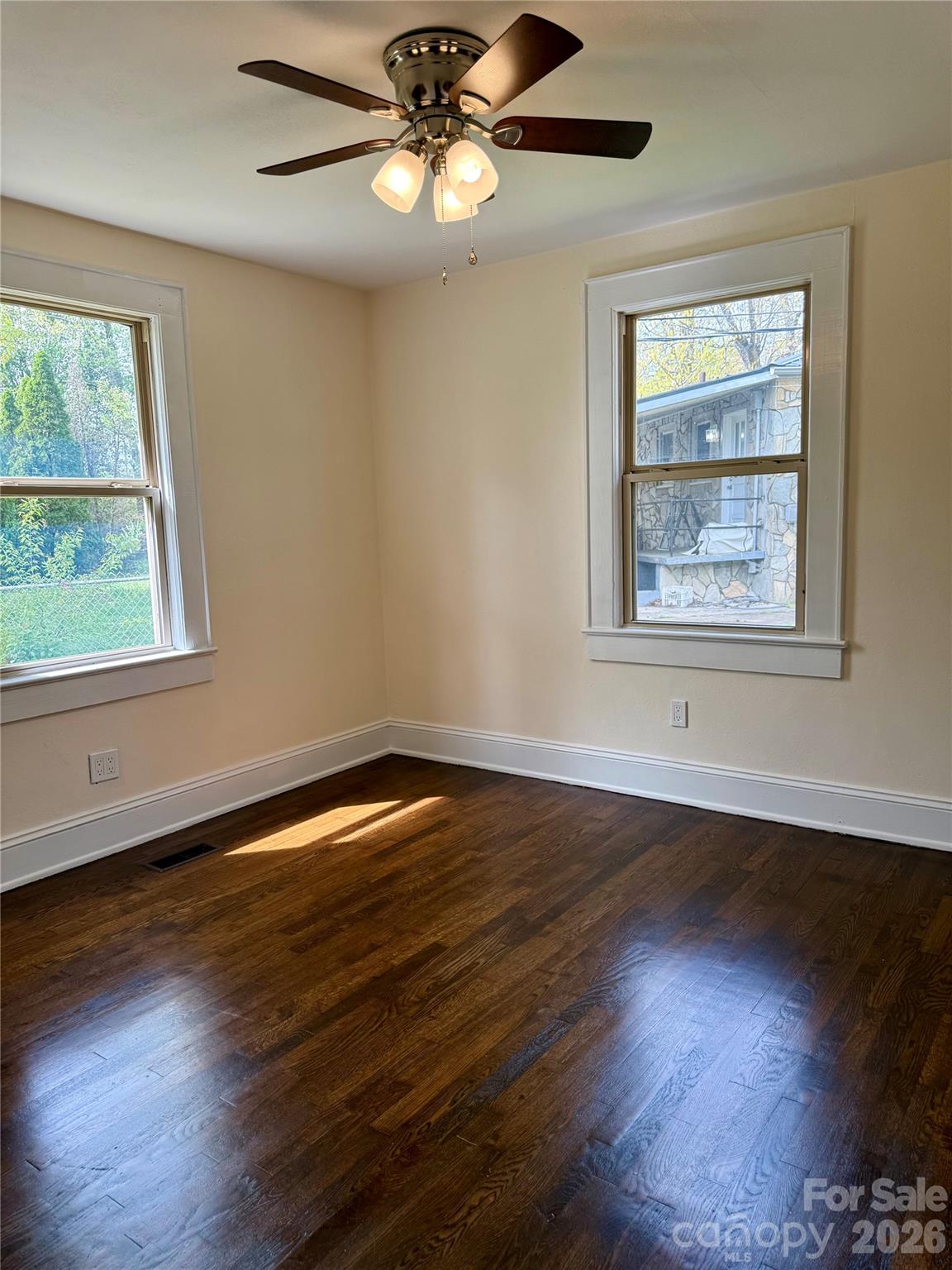 2025 28th Street NE — Hickory
