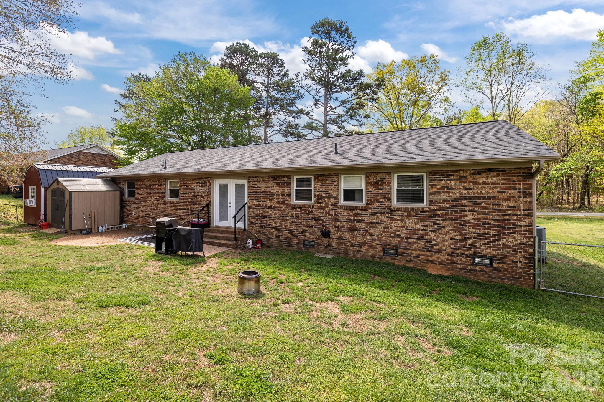3942 Linwood Road — Gastonia