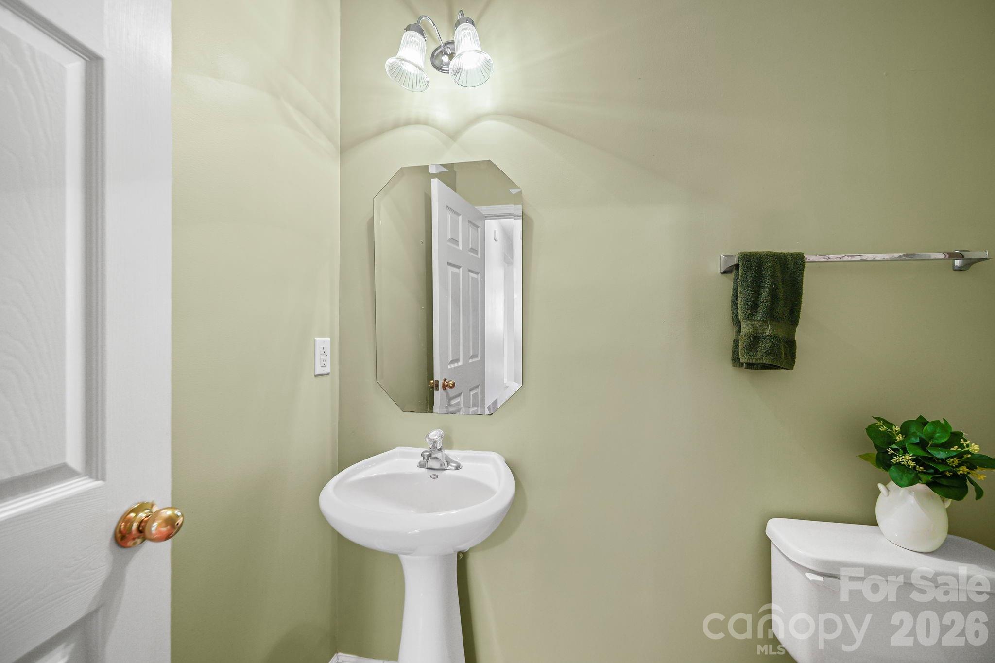 6010 Colonial Garden Drive — Huntersville