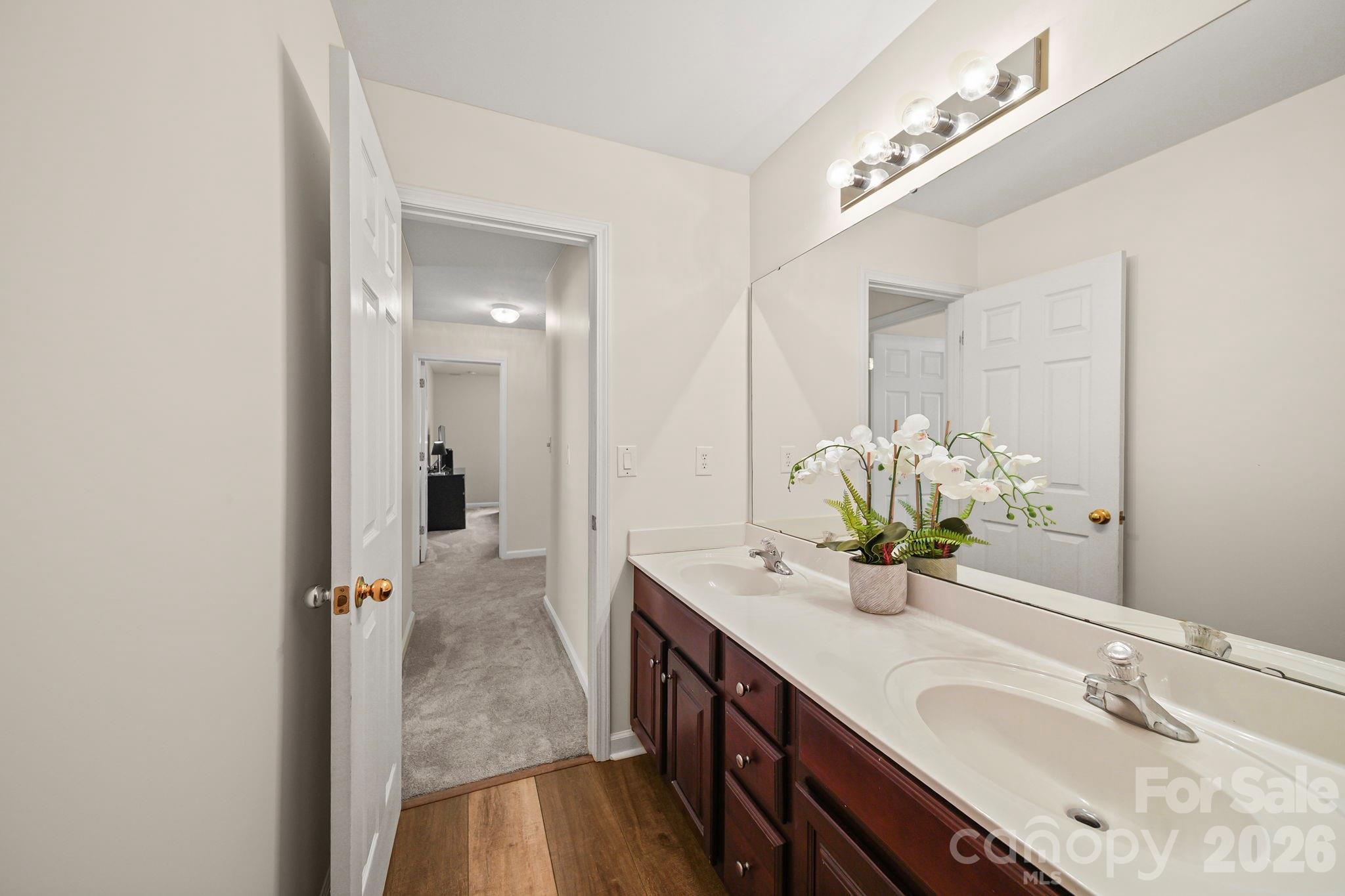 6010 Colonial Garden Drive — Huntersville