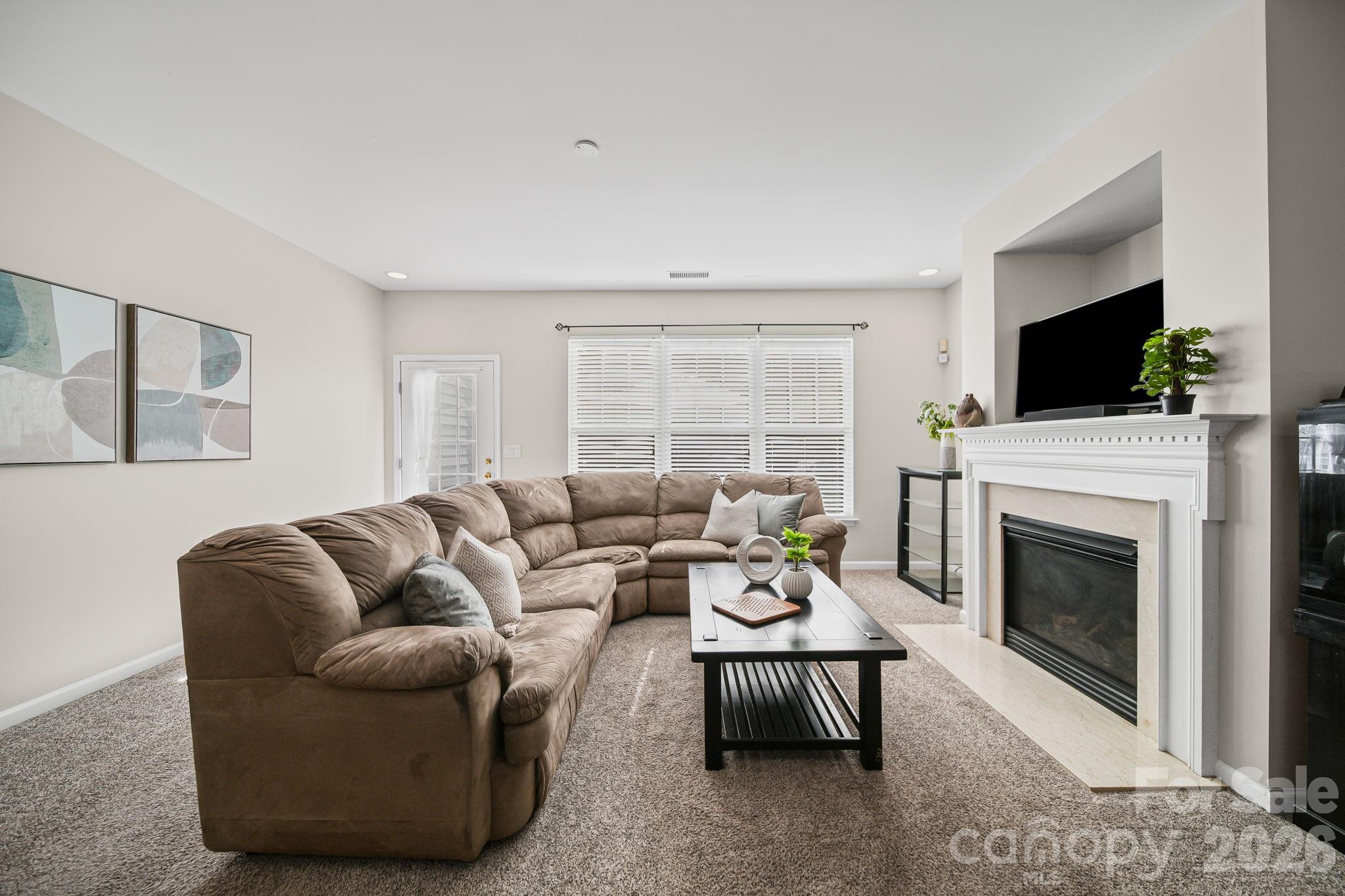 6010 Colonial Garden Drive — Huntersville