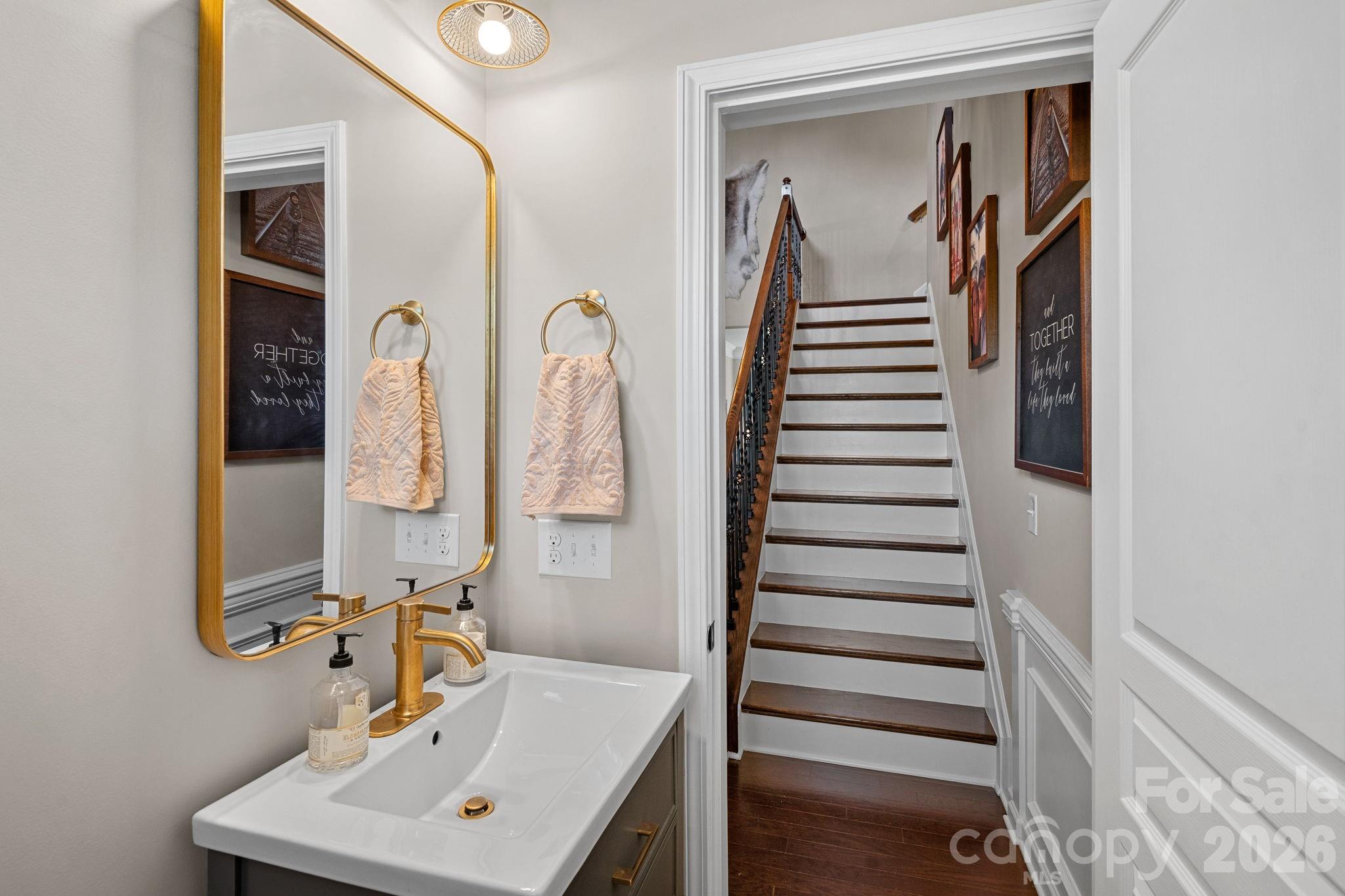 2207 Whitford Lane — Charlotte