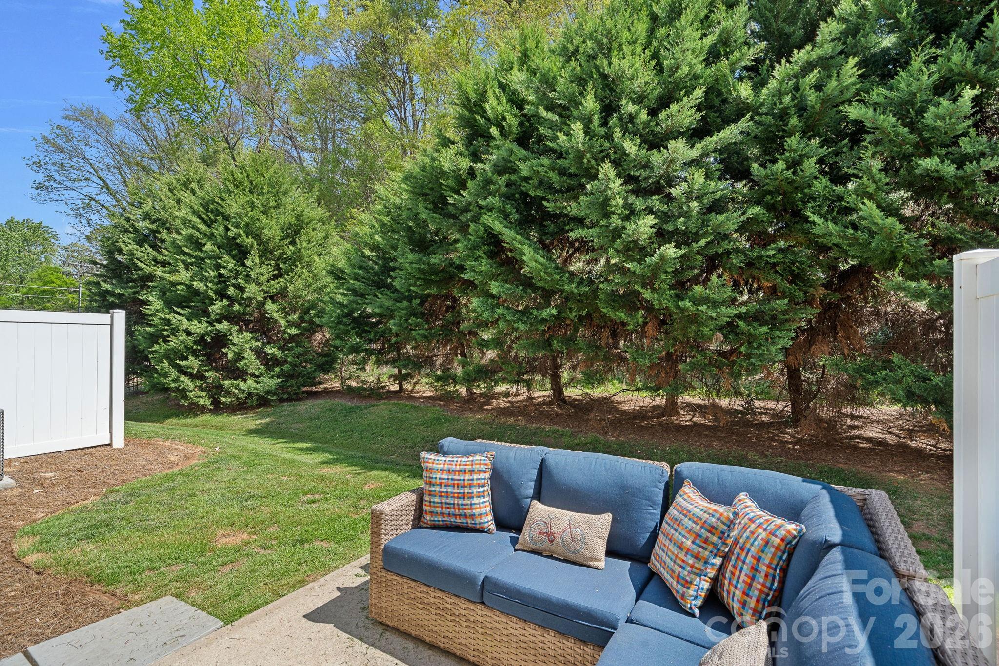 2207 Whitford Lane — Charlotte