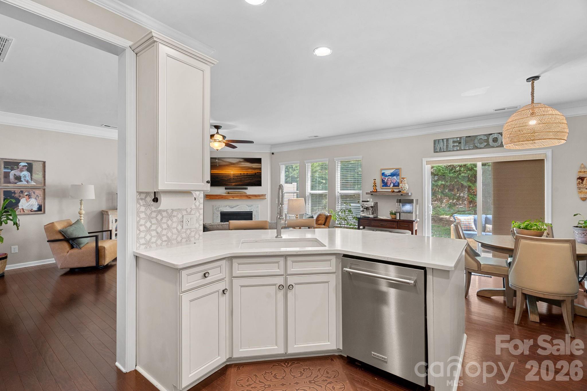 2207 Whitford Lane — Charlotte