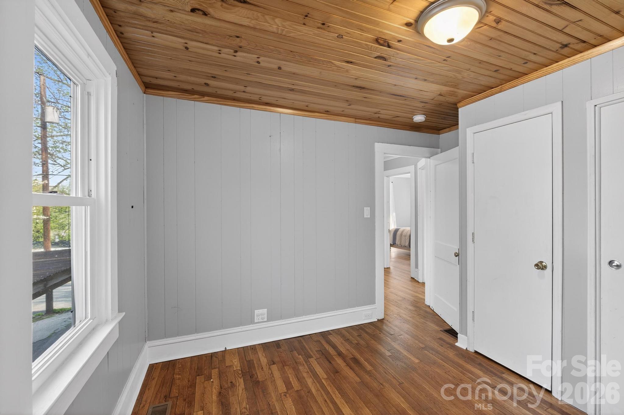 713 Prospect Street NW — Lenoir