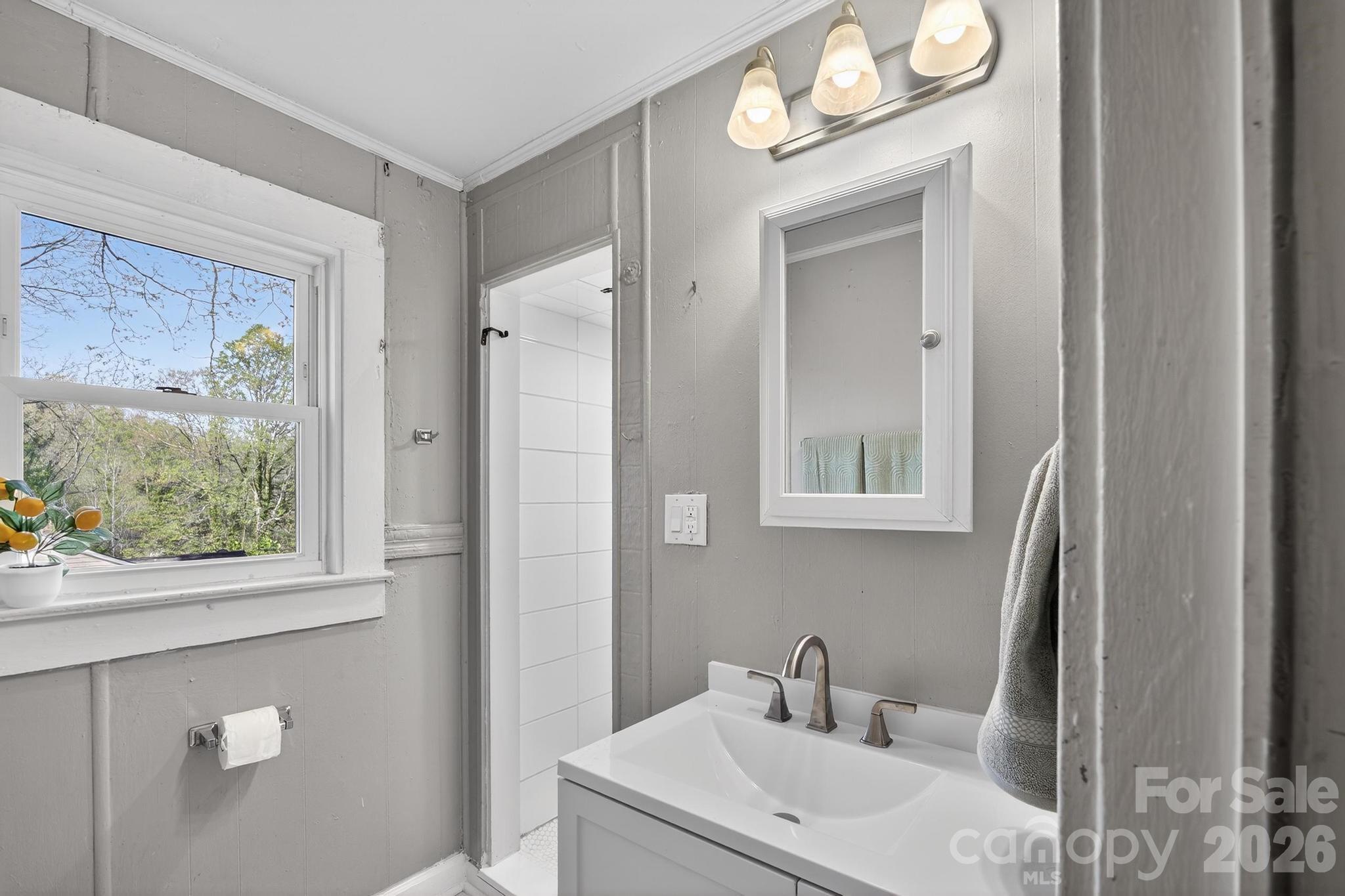 713 Prospect Street NW — Lenoir