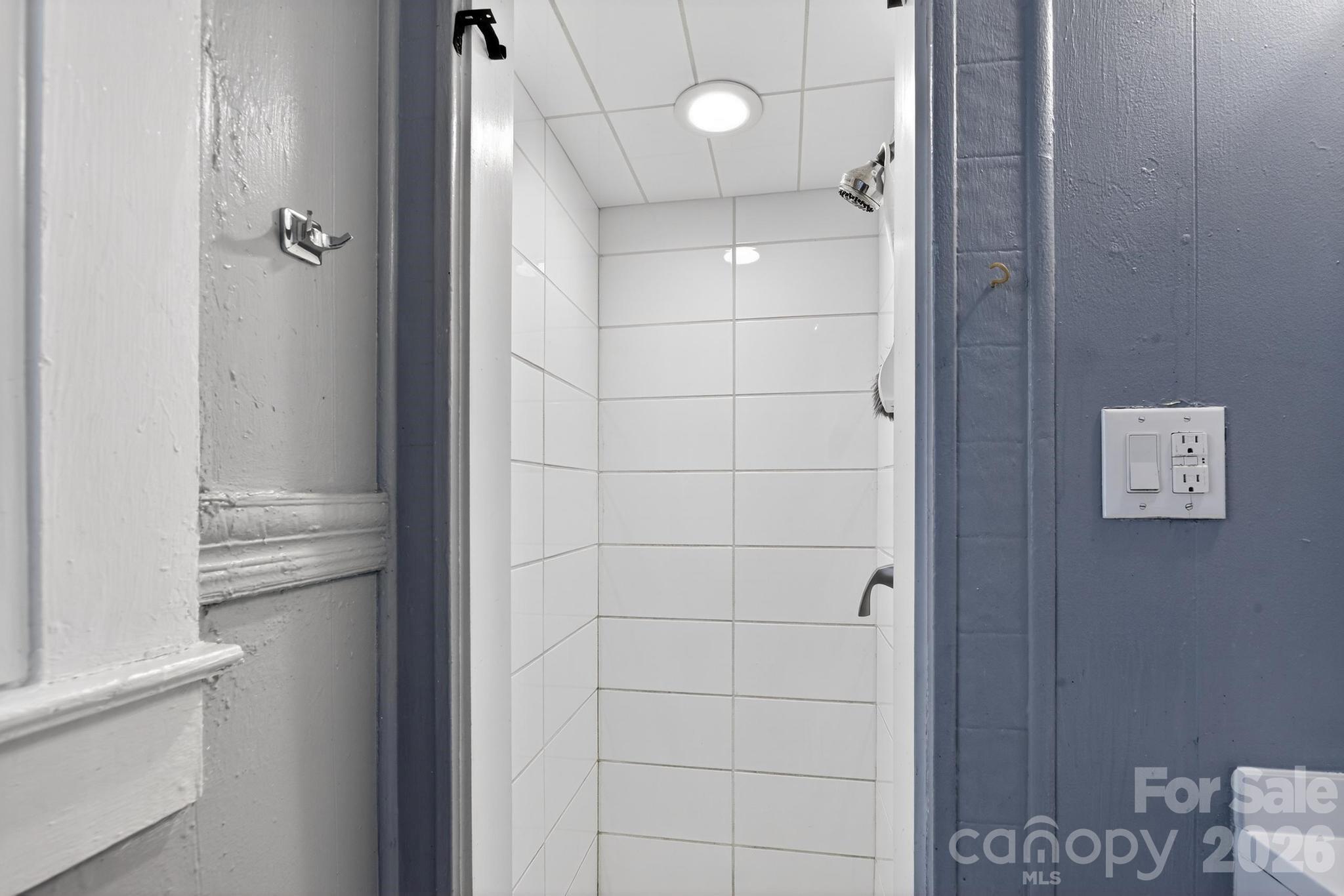 713 Prospect Street NW — Lenoir