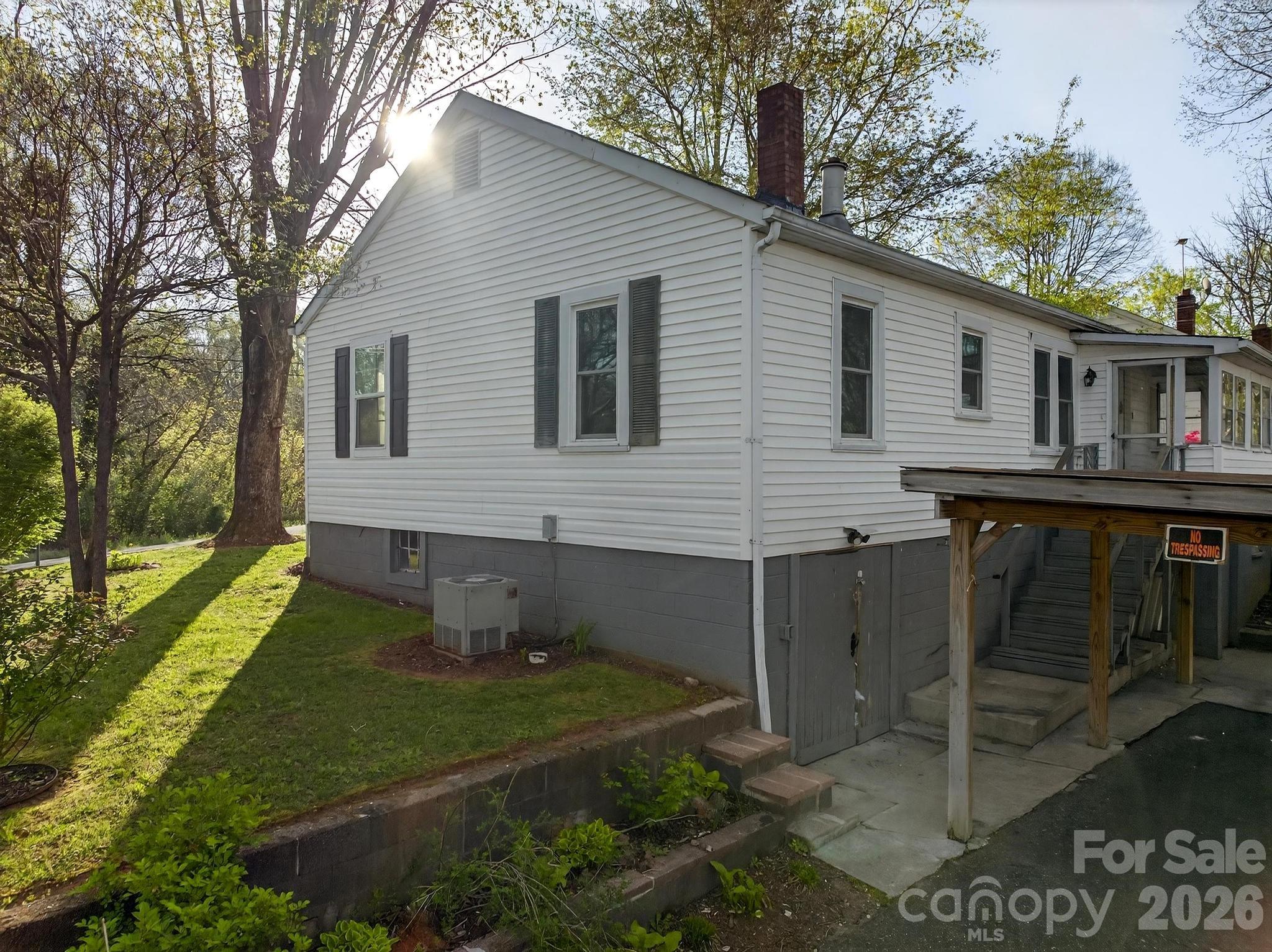 713 Prospect Street NW — Lenoir