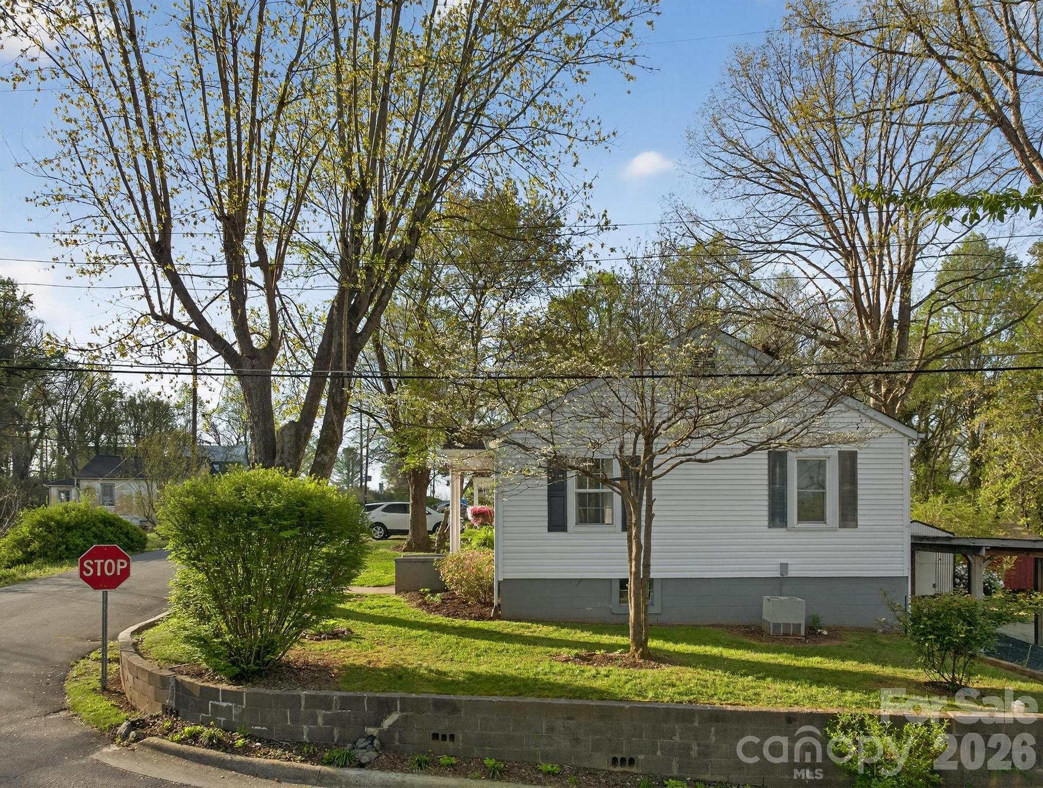 713 Prospect Street NW — Lenoir