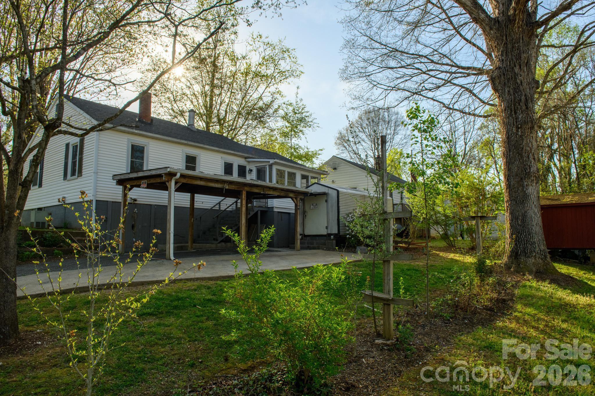 713 Prospect Street NW — Lenoir