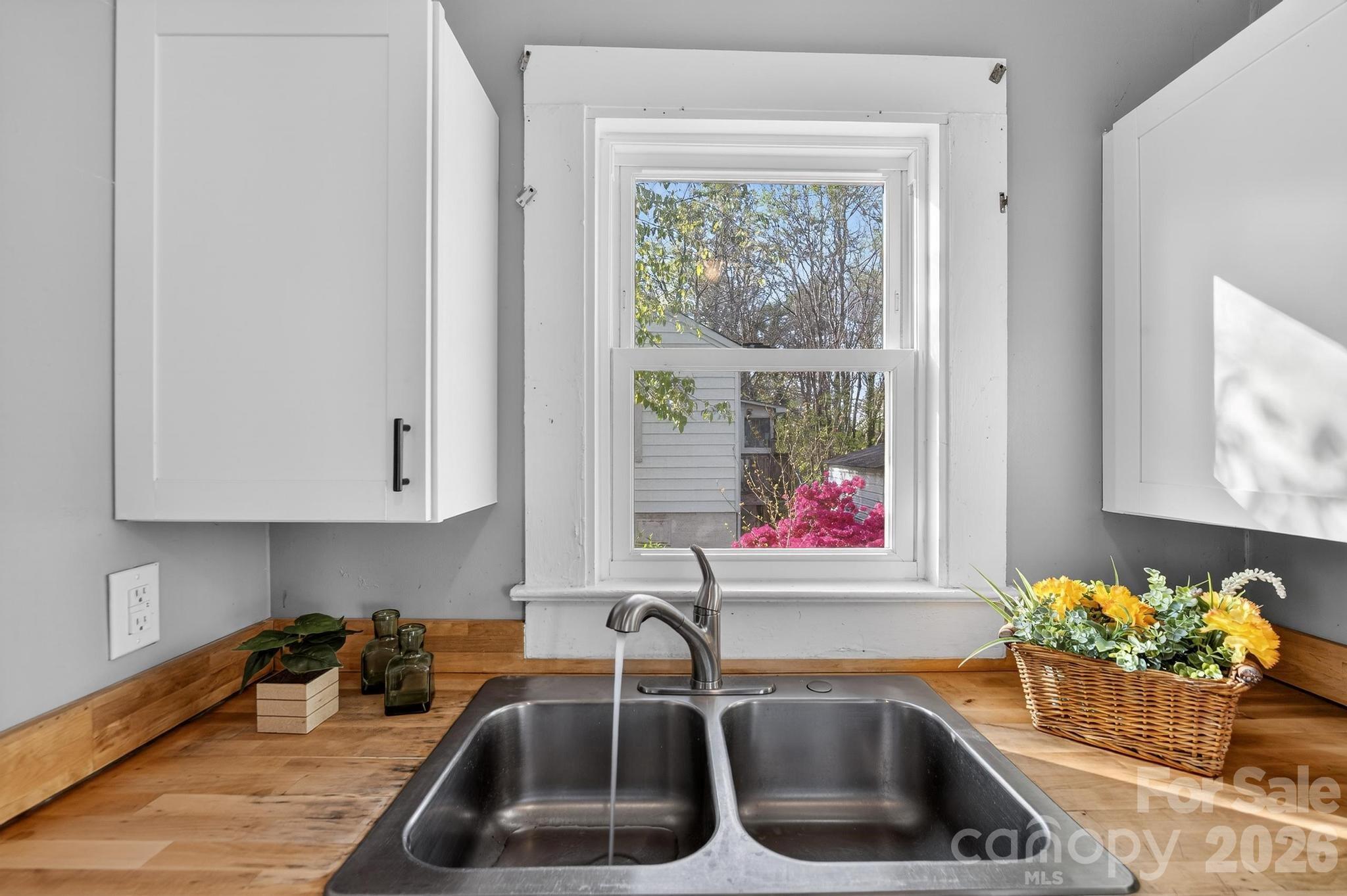 713 Prospect Street NW — Lenoir
