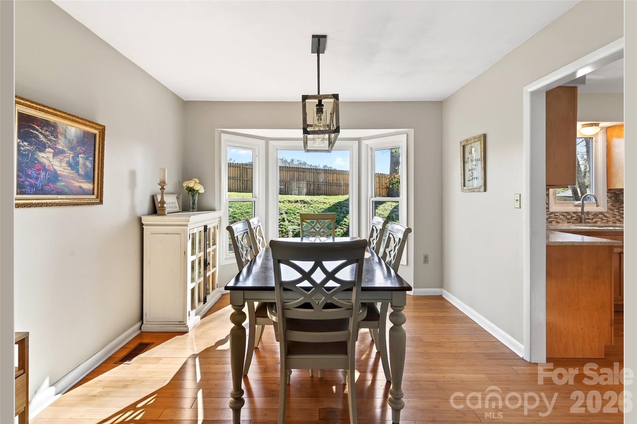 102 Charles Ridge Road — Asheville