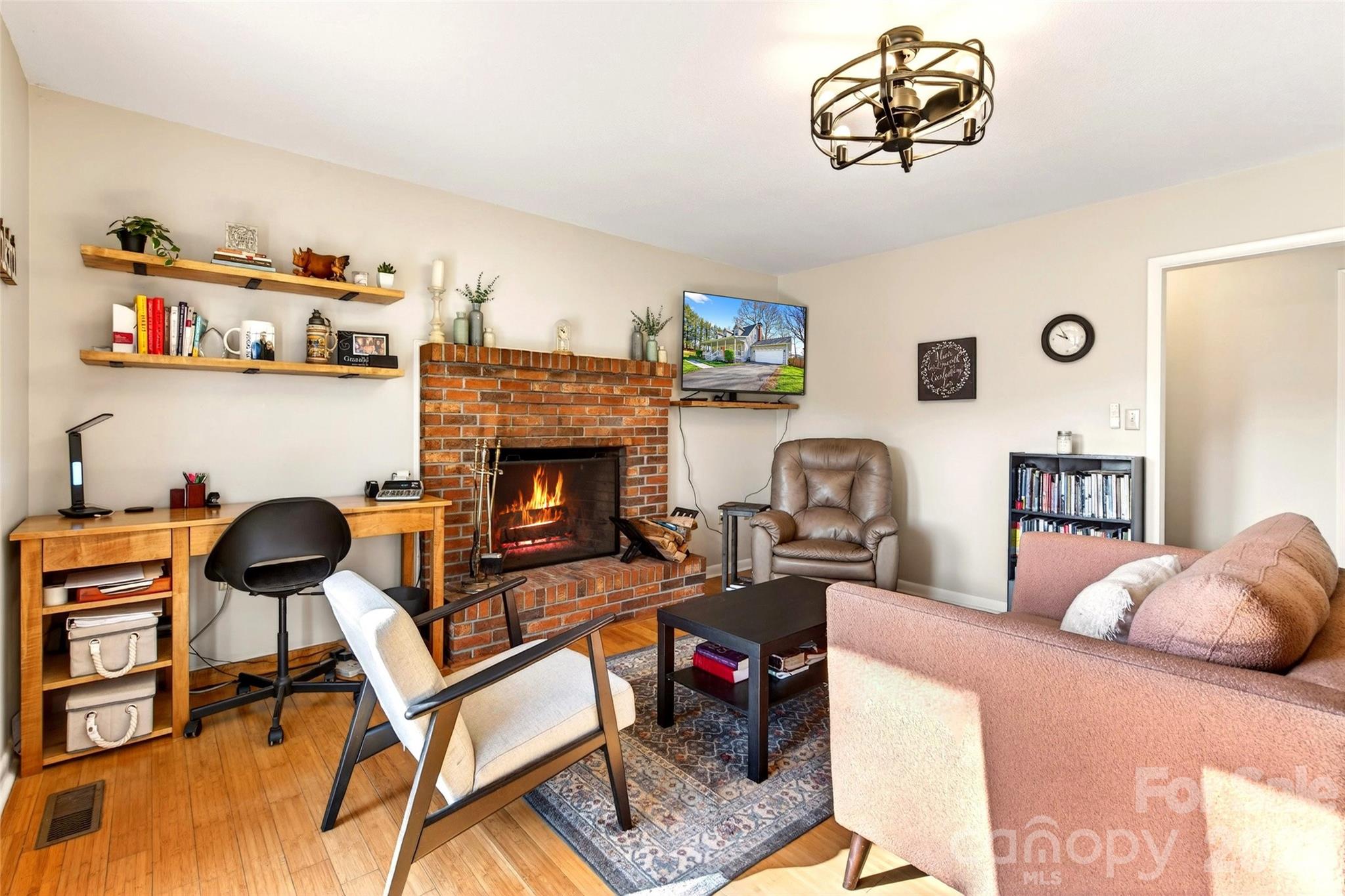 102 Charles Ridge Road — Asheville