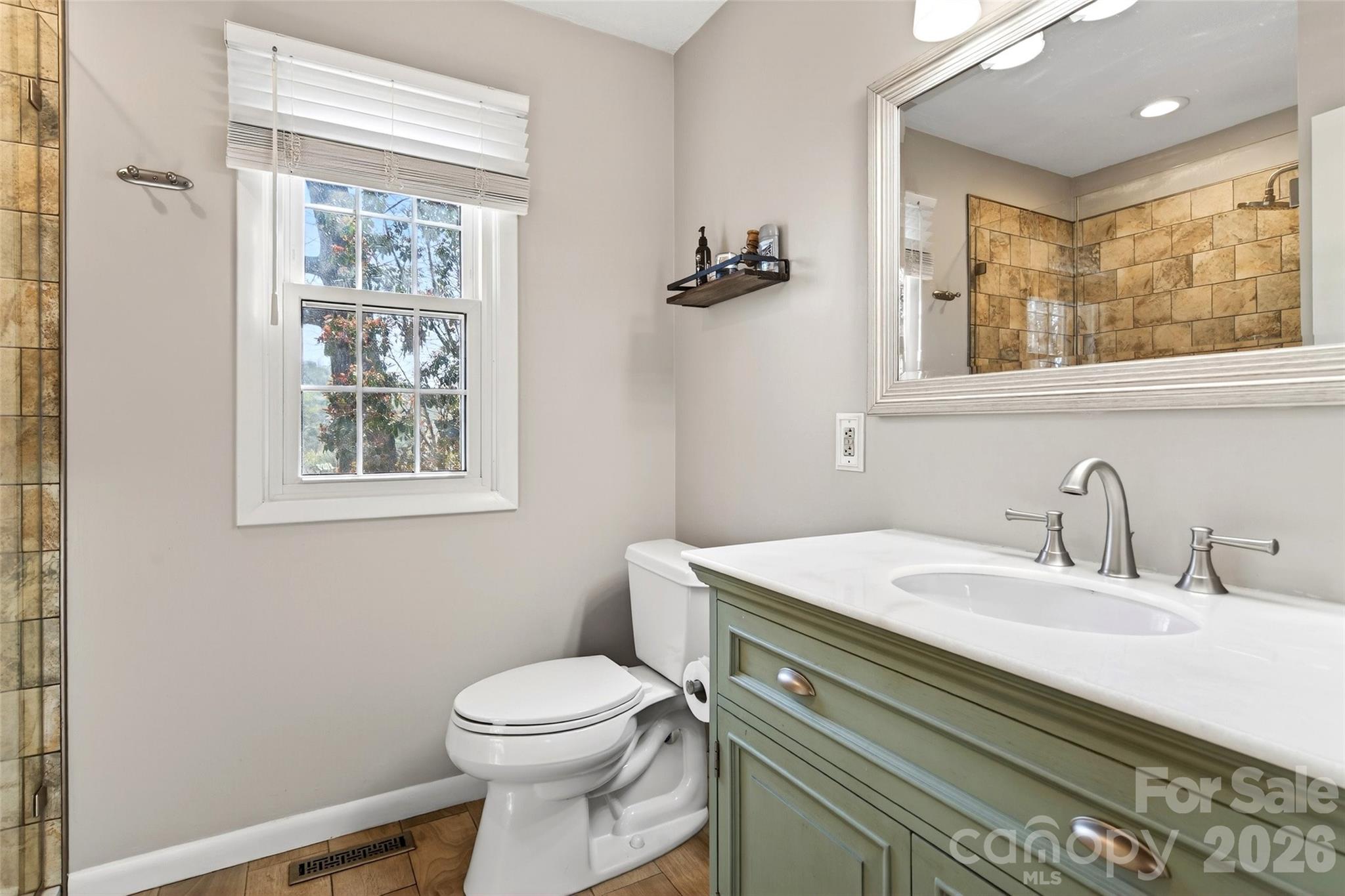 102 Charles Ridge Road — Asheville