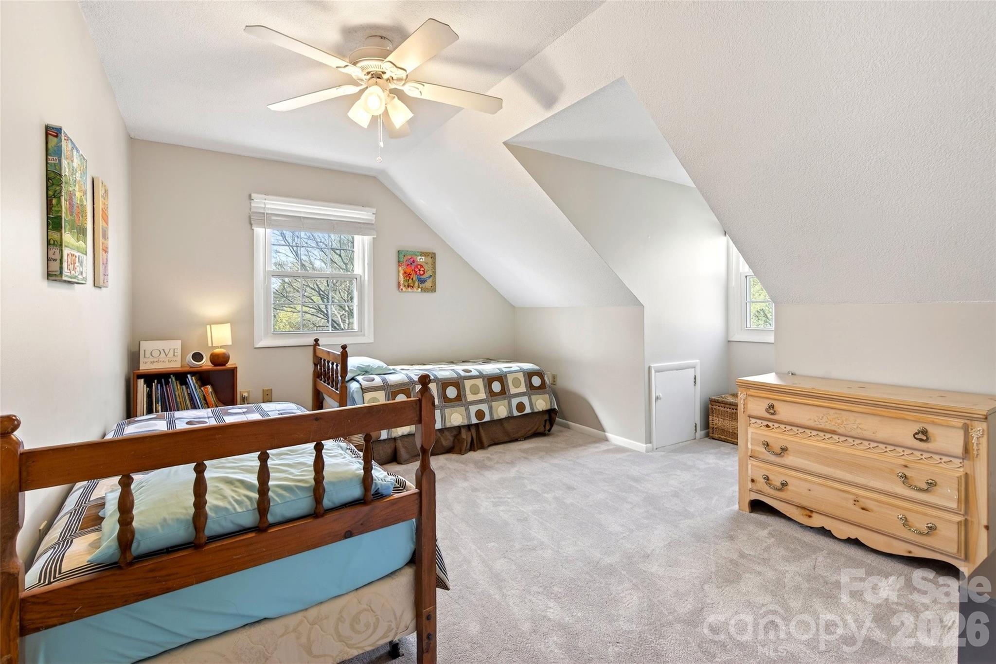 102 Charles Ridge Road — Asheville