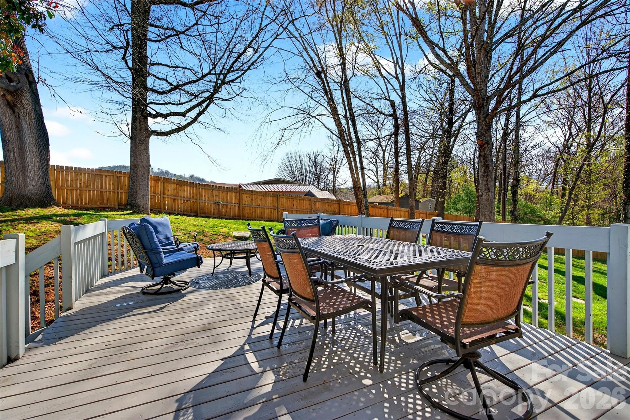 102 Charles Ridge Road — Asheville