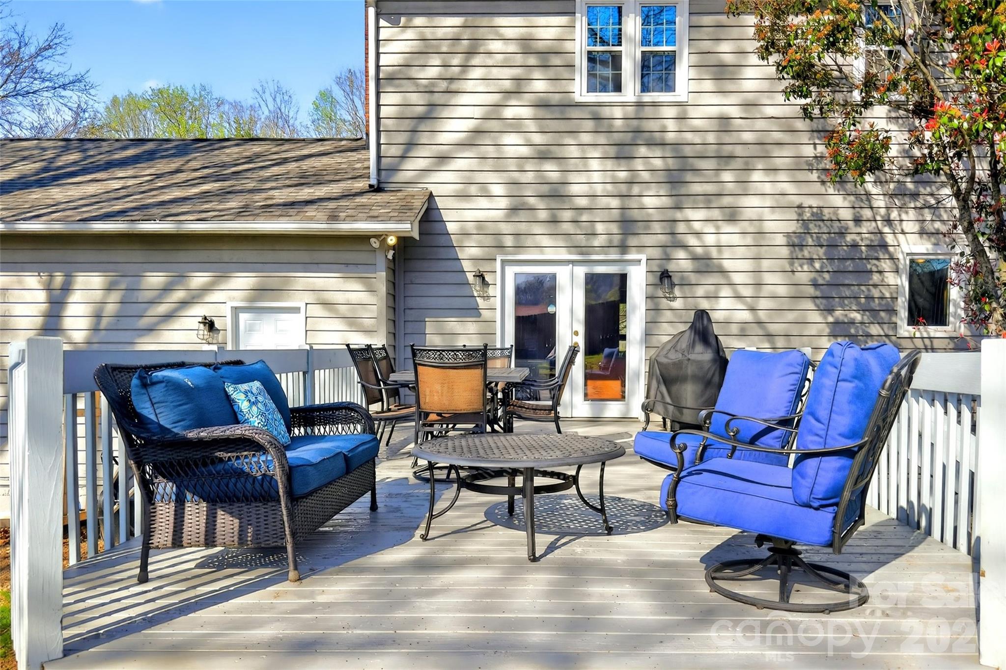 102 Charles Ridge Road — Asheville