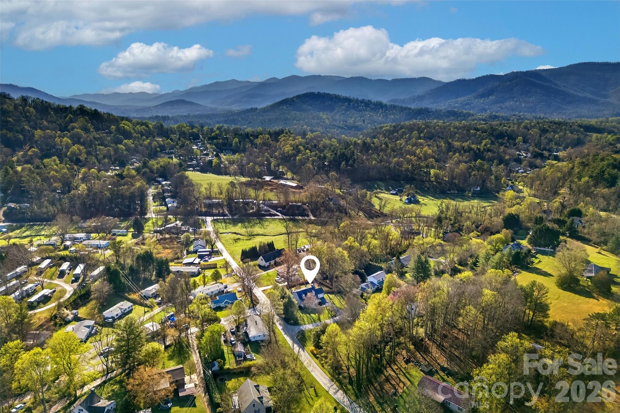 102 Charles Ridge Road — Asheville