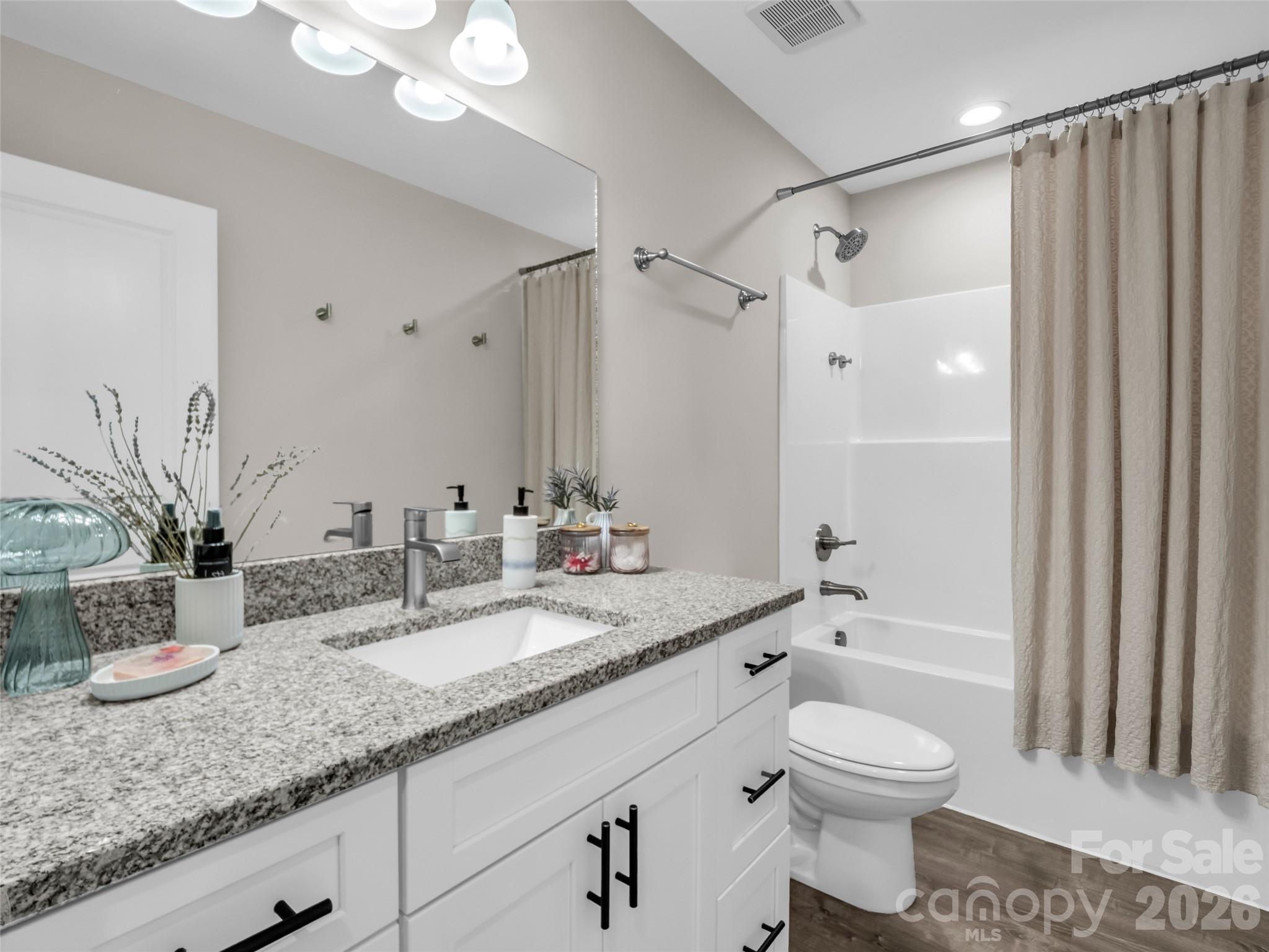 29 Kanes Drive — Hendersonville