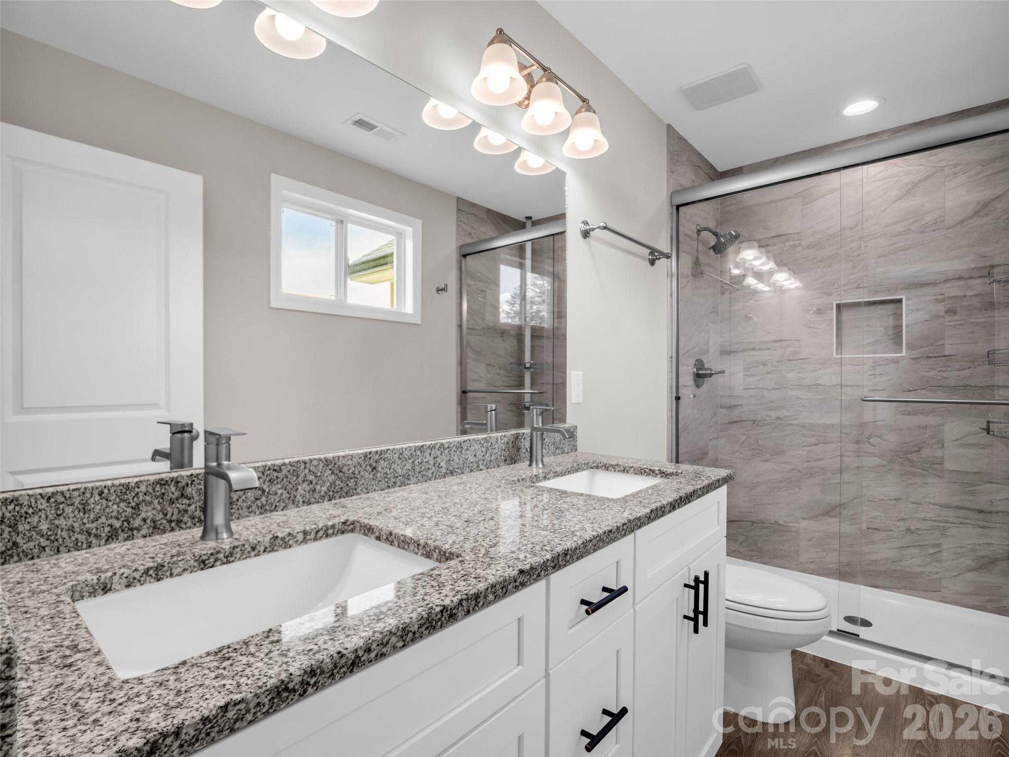 29 Kanes Drive — Hendersonville