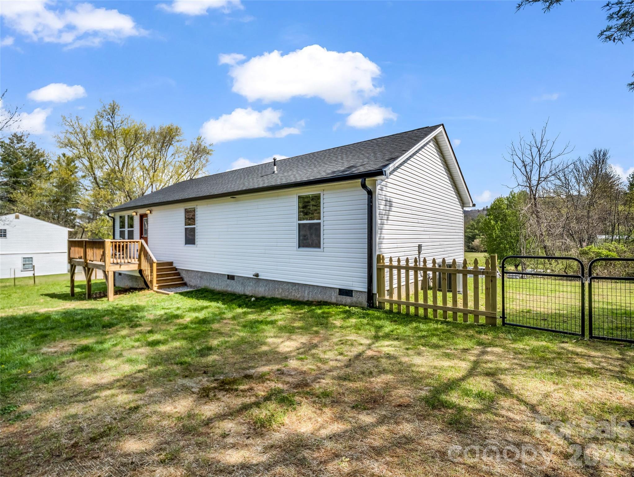 29 Kanes Drive — Hendersonville