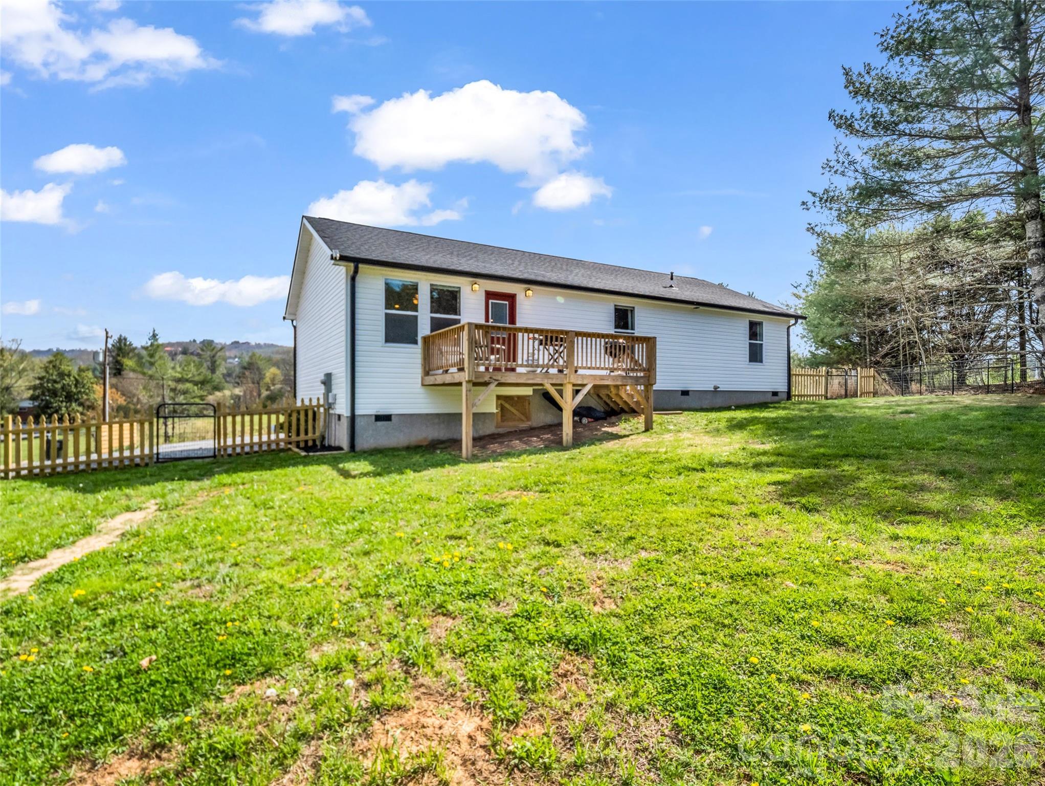 29 Kanes Drive — Hendersonville