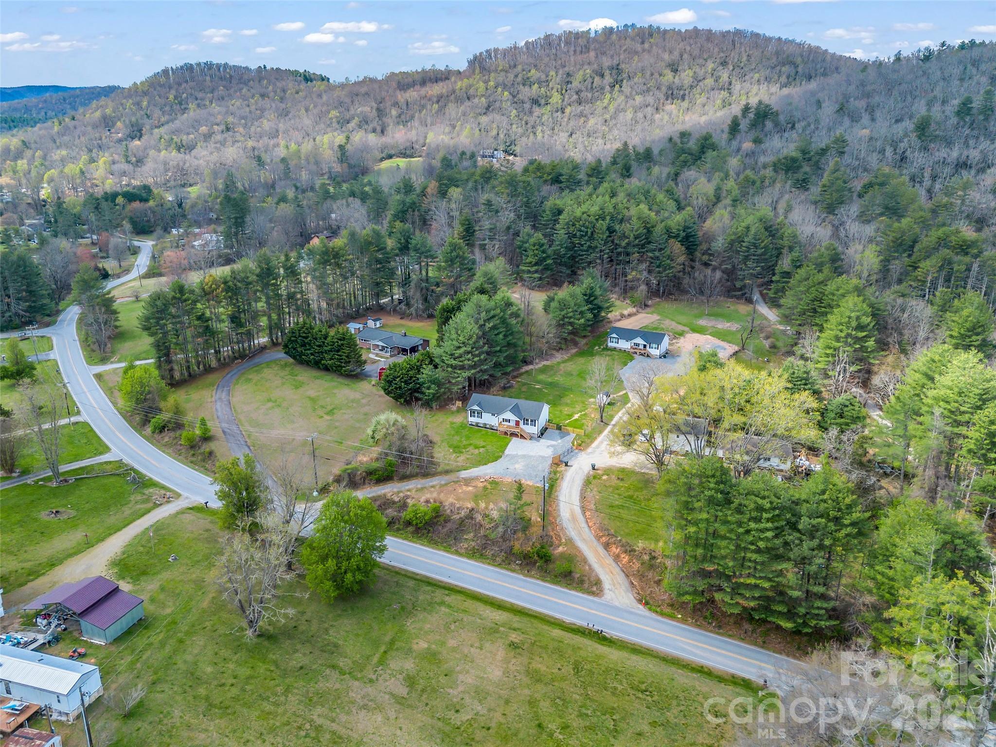 29 Kanes Drive — Hendersonville