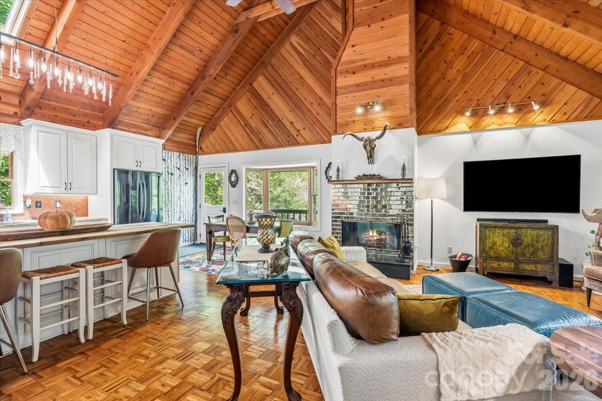 61 Greer Way — Mars Hill