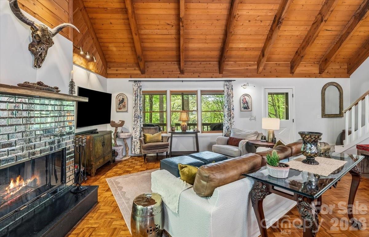 61 Greer Way — Mars Hill