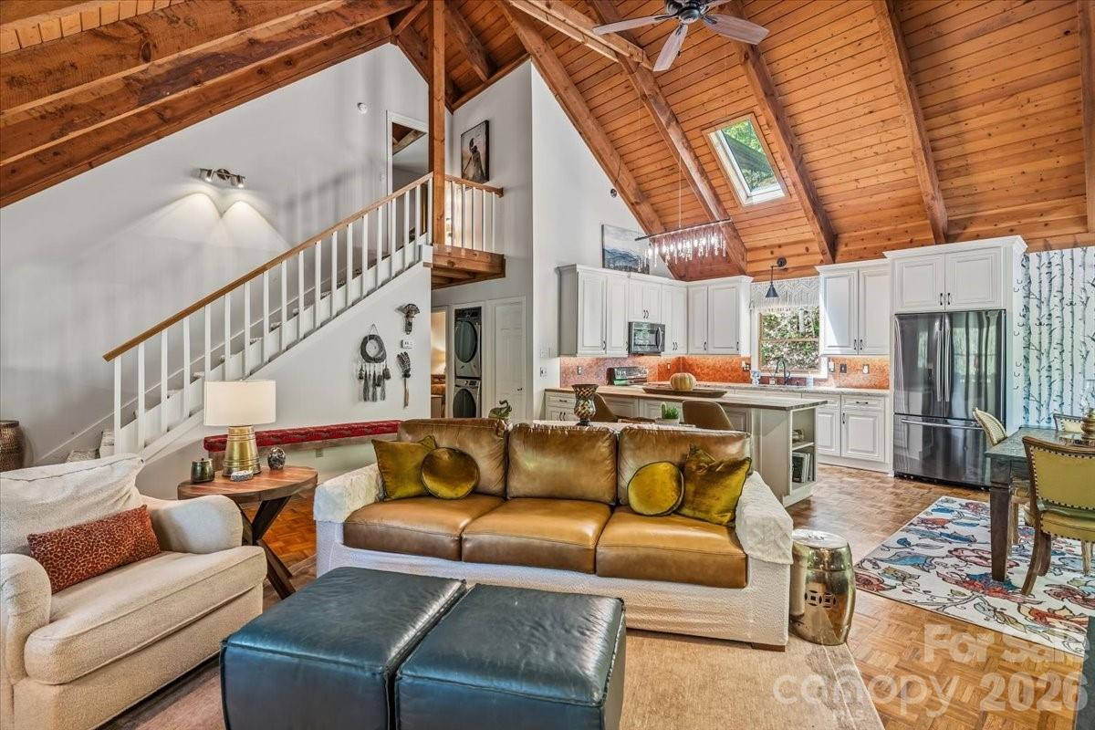 61 Greer Way — Mars Hill