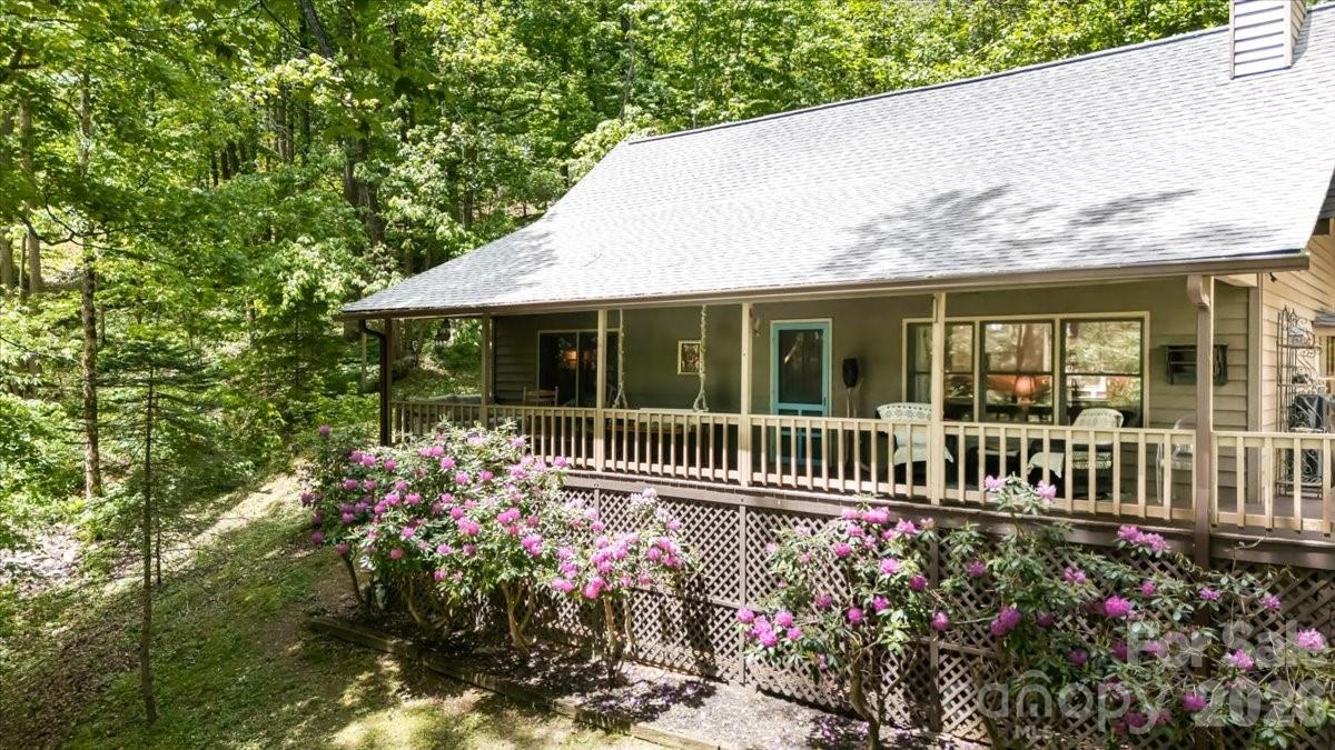 61 Greer Way — Mars Hill