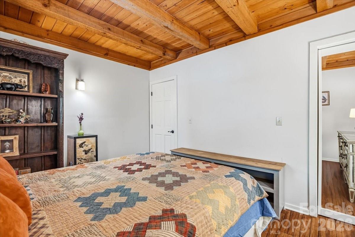 61 Greer Way — Mars Hill