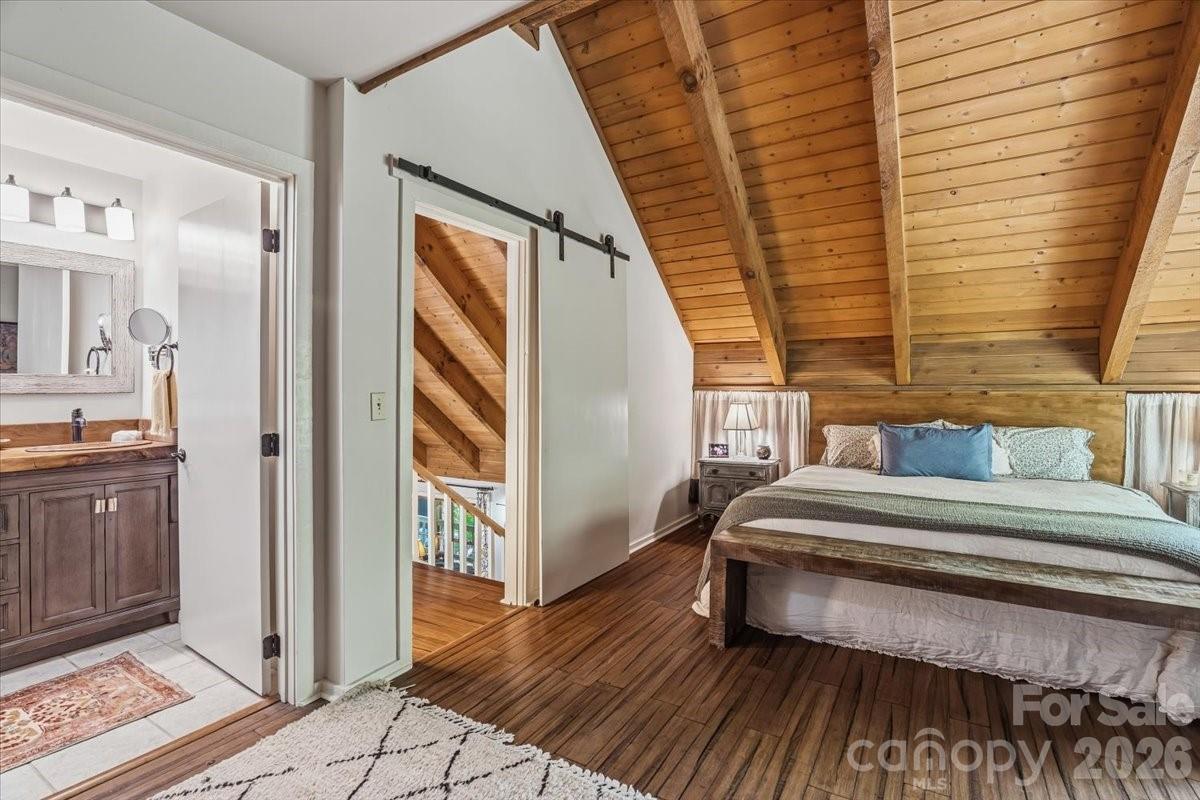 61 Greer Way — Mars Hill