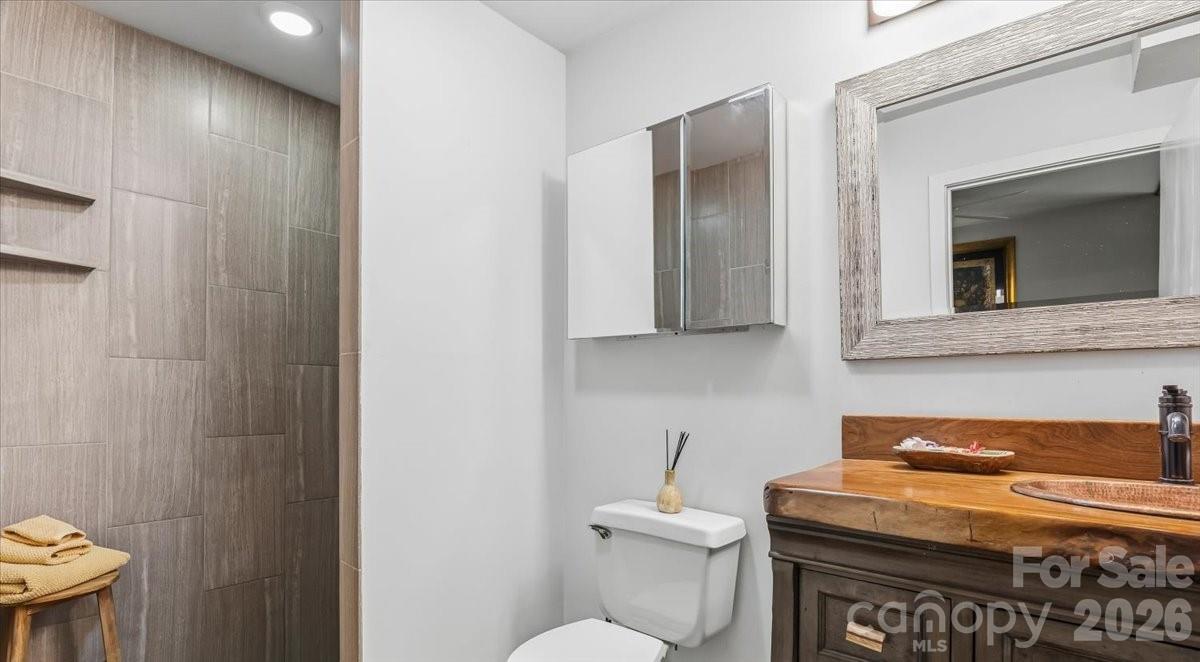 61 Greer Way — Mars Hill