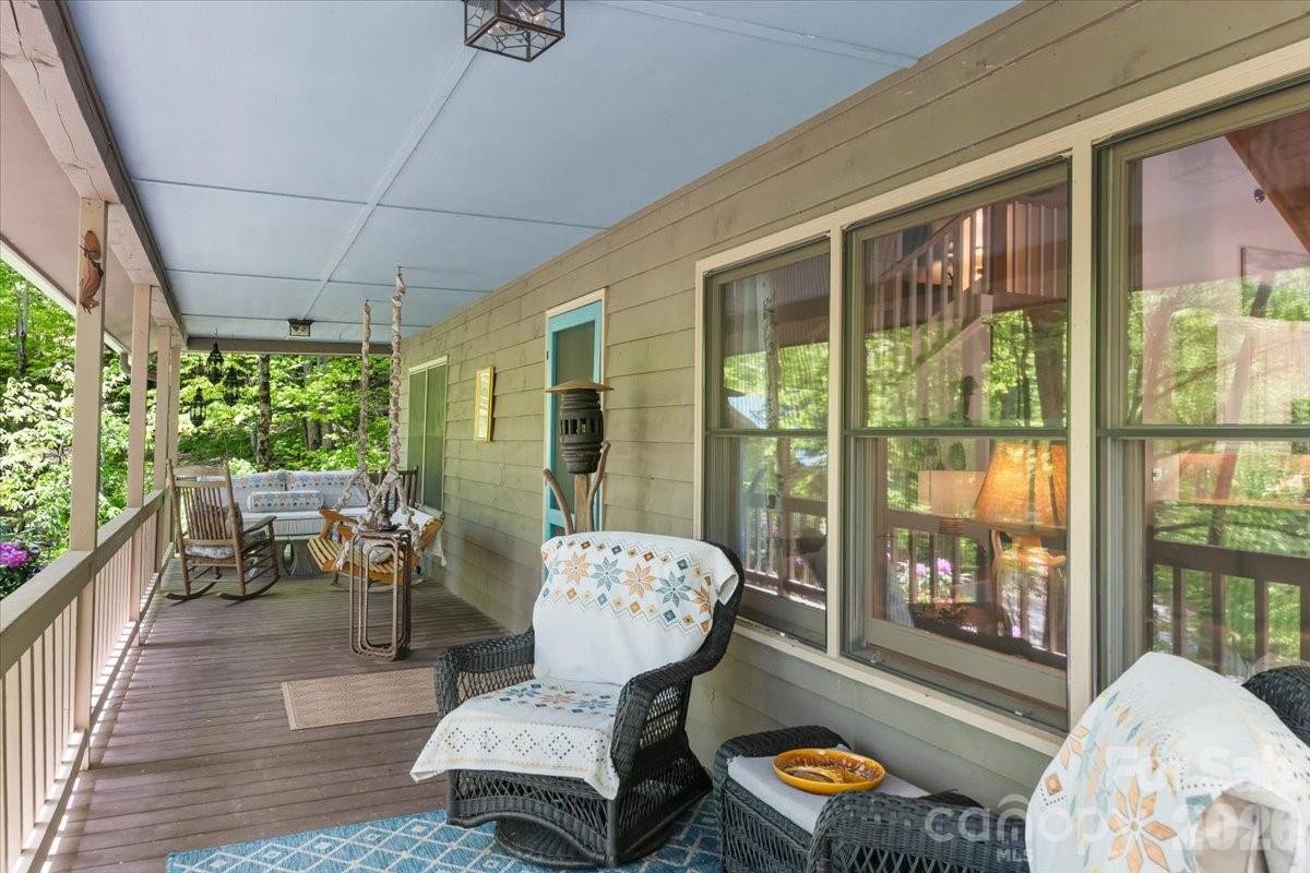 61 Greer Way — Mars Hill