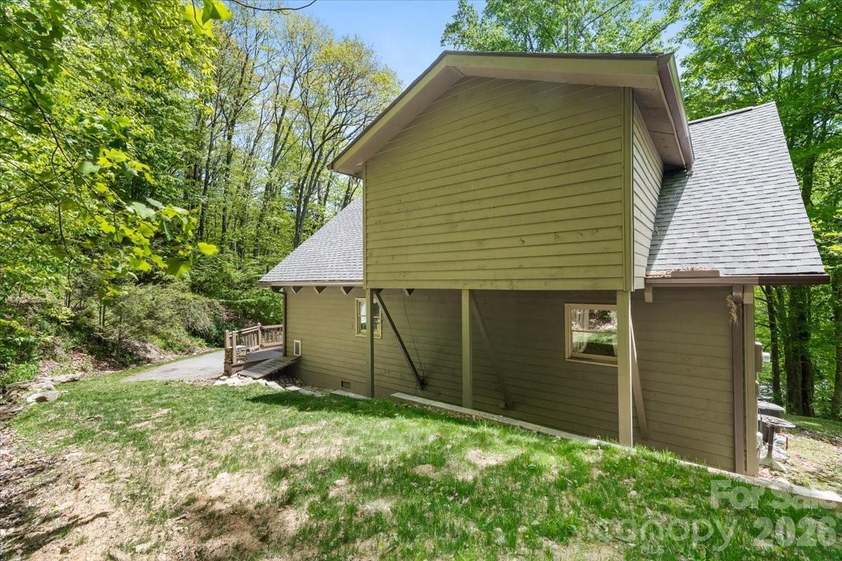 61 Greer Way — Mars Hill