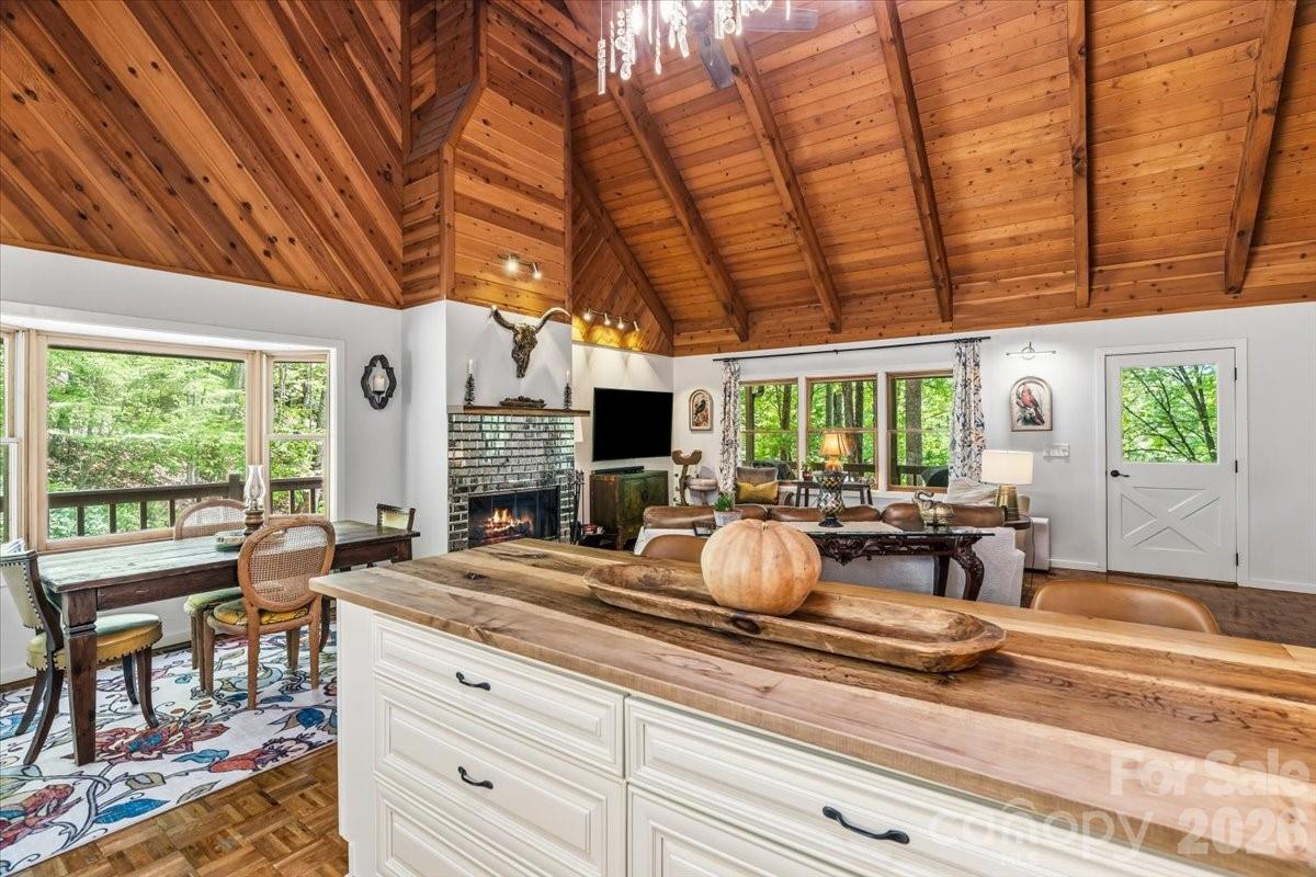 61 Greer Way — Mars Hill