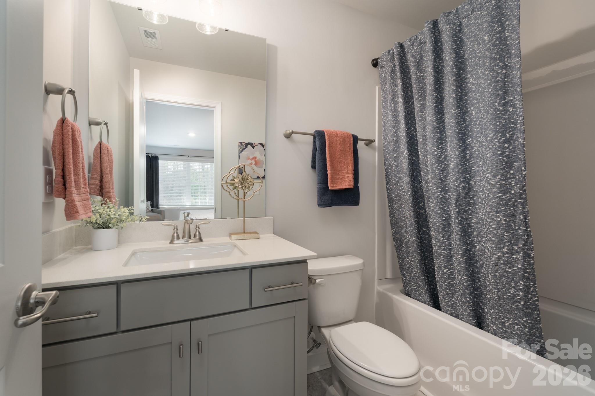 5115 Colchester Court #60 — Catawba