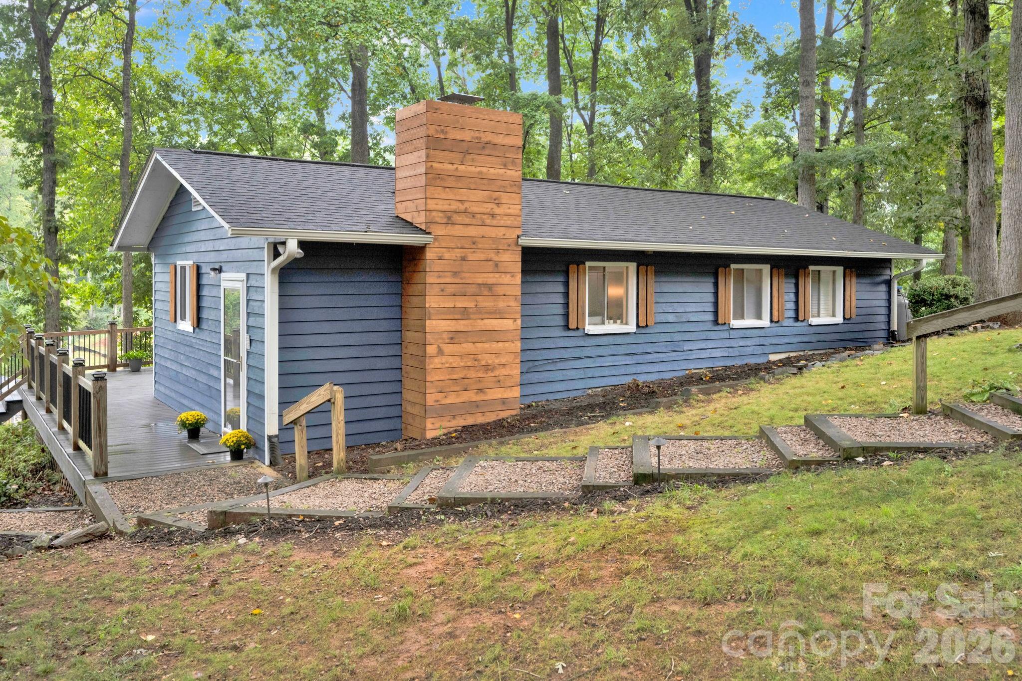 470 Lakeview Shores Loop — Mooresville