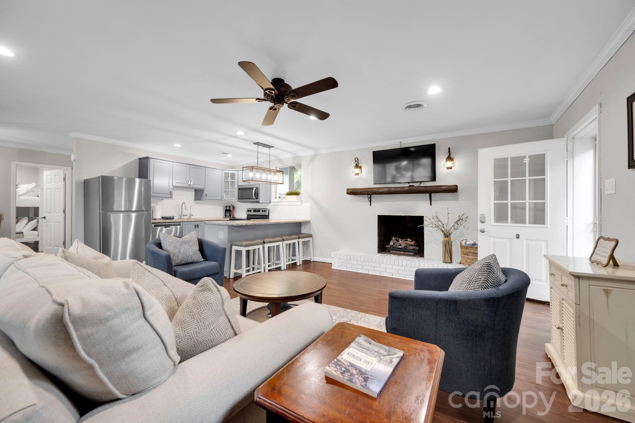 470 Lakeview Shores Loop — Mooresville