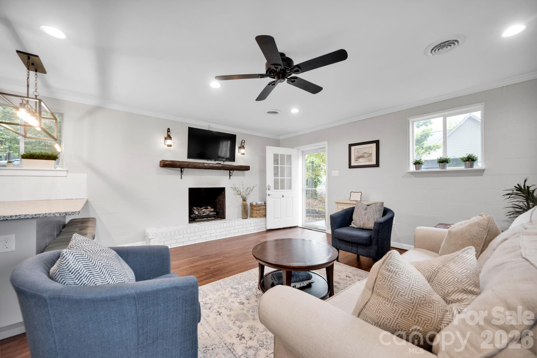470 Lakeview Shores Loop — Mooresville